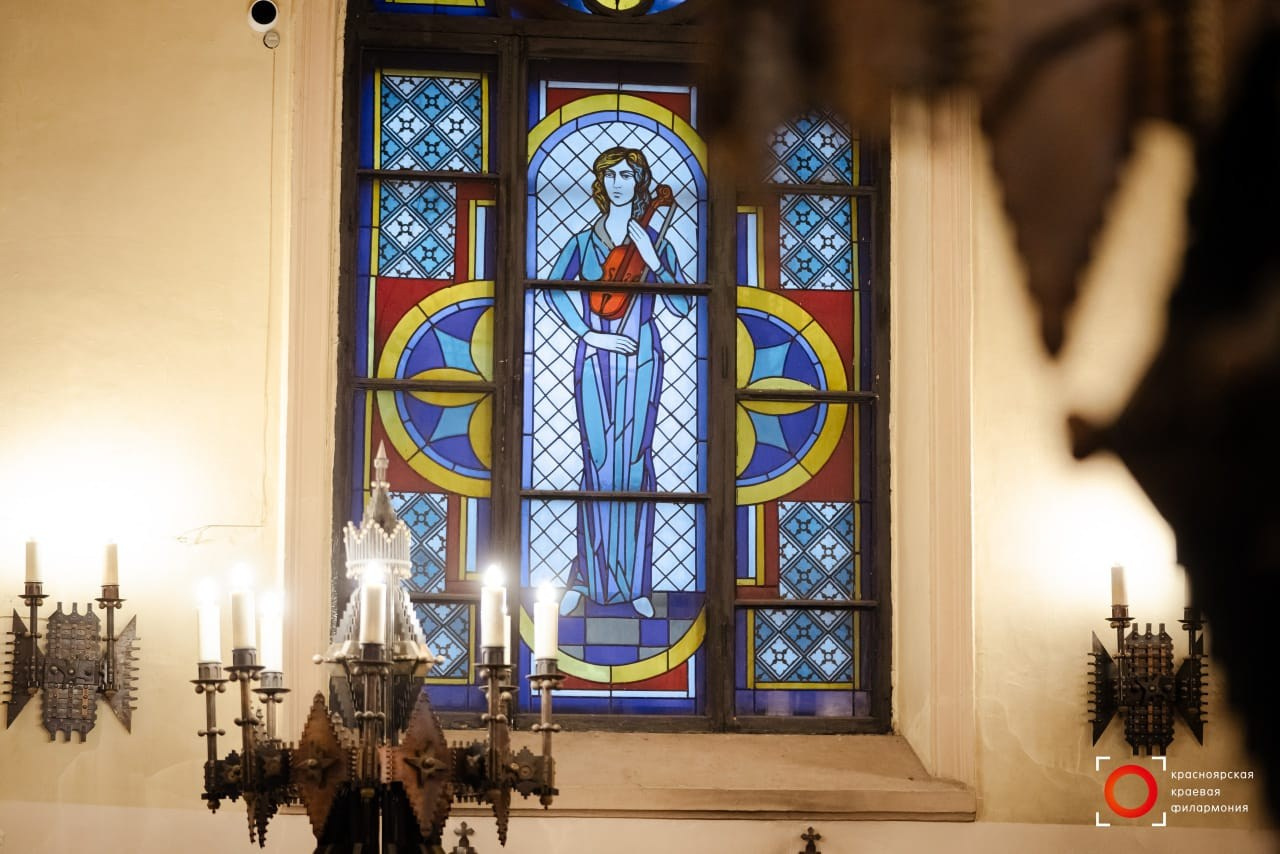 Семейный дуэт Дмитрия и Елизаветы Бородаевых выступил в Красноярске. Дмитрий Бородаев