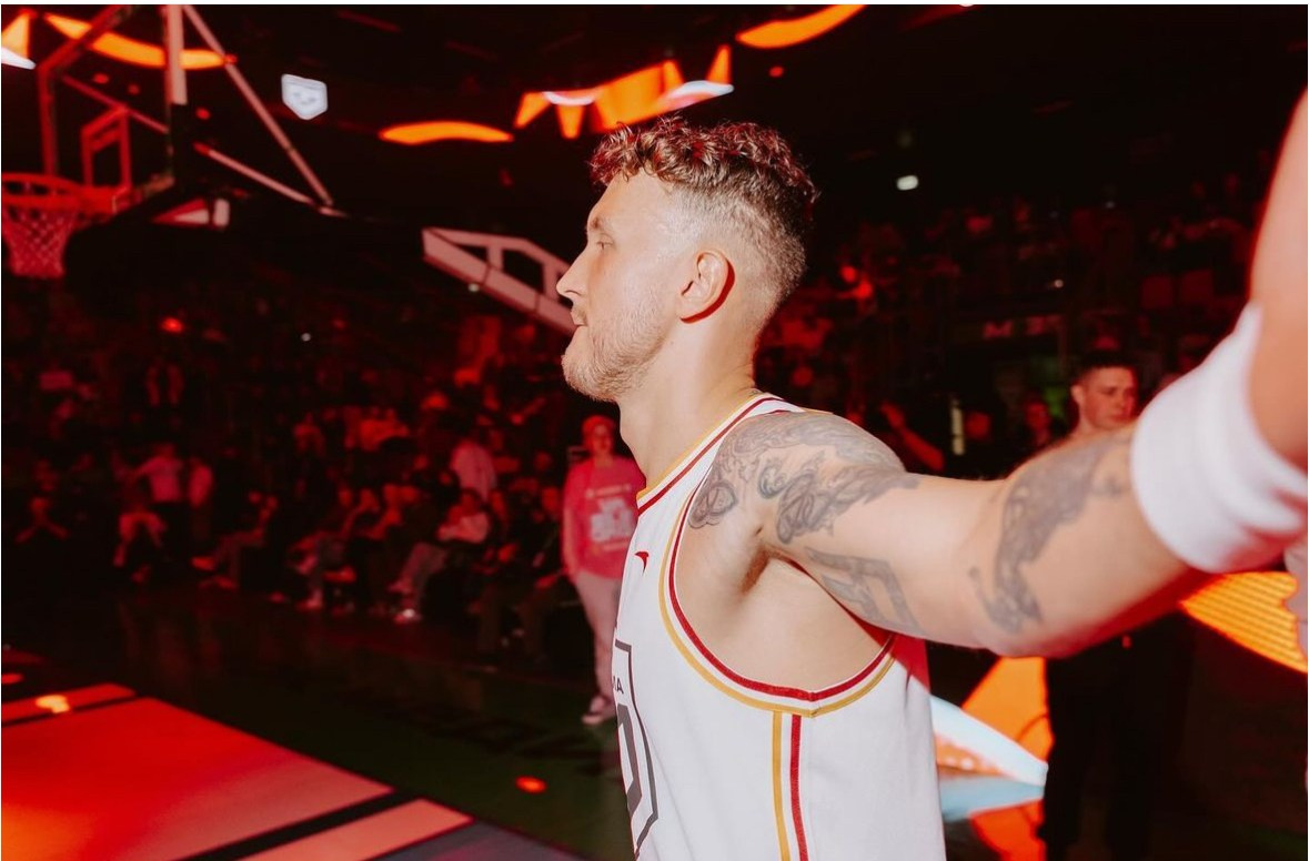 MEDIABASKET x LIGASTAVOK. Фотограф первого впечатления