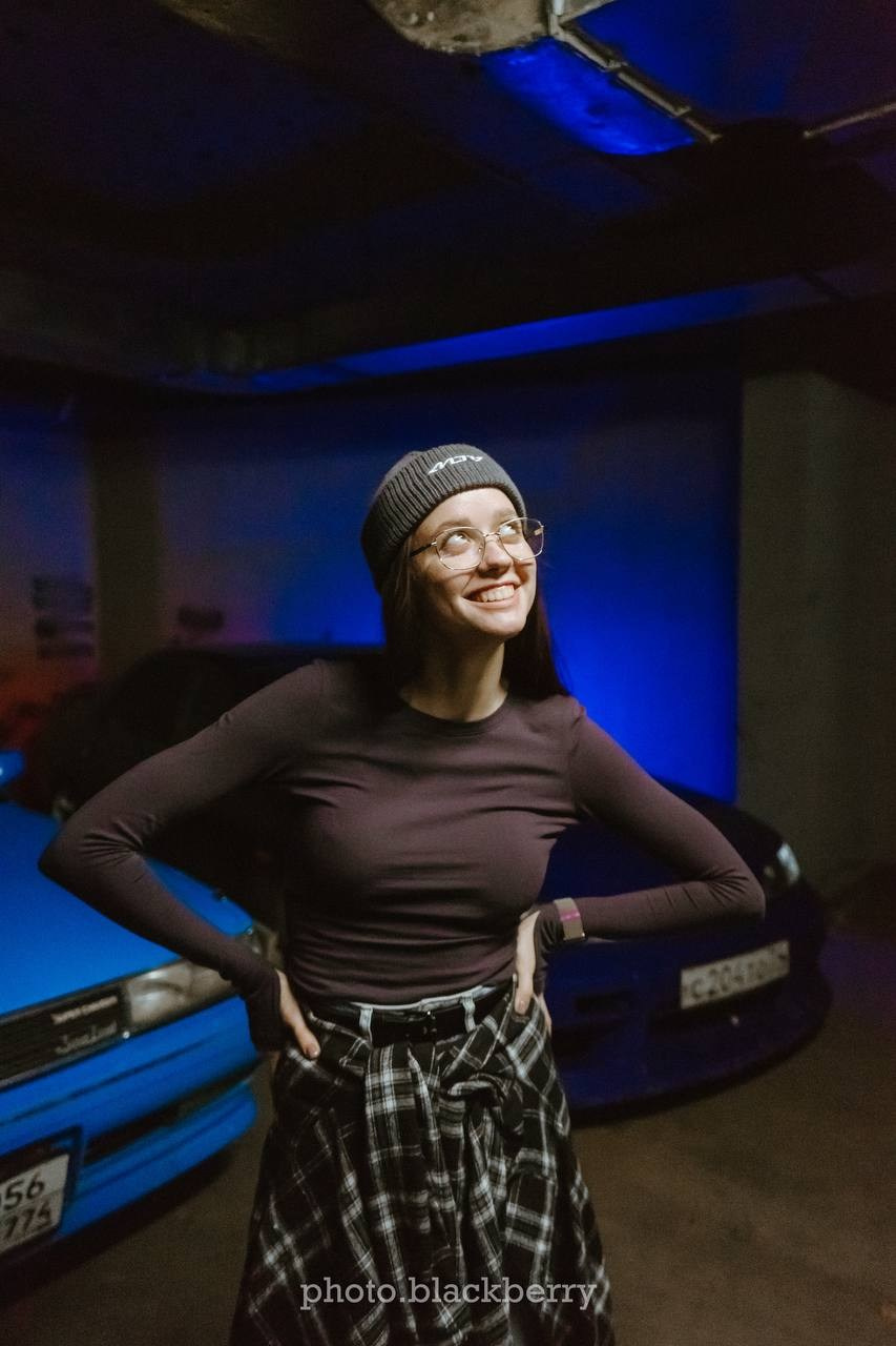 Auto & Lifestyle. Люблю снимать не только эмоции людей, но и автомобили.Живу в Челябинске, ну и конечно как же без путешествий по городам
