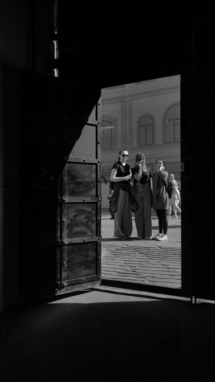 24.08.2024 // Фотопрогулка с Гагиком Егиазаряном. Фотовыставки serebro.gallery, в которых автором можешь стать ты! | Москва