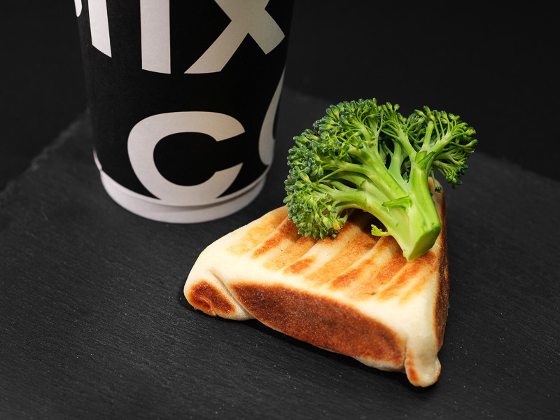 Предметная фотография. Oleg Samoilov is a documentary photographer for brands that value an honest story