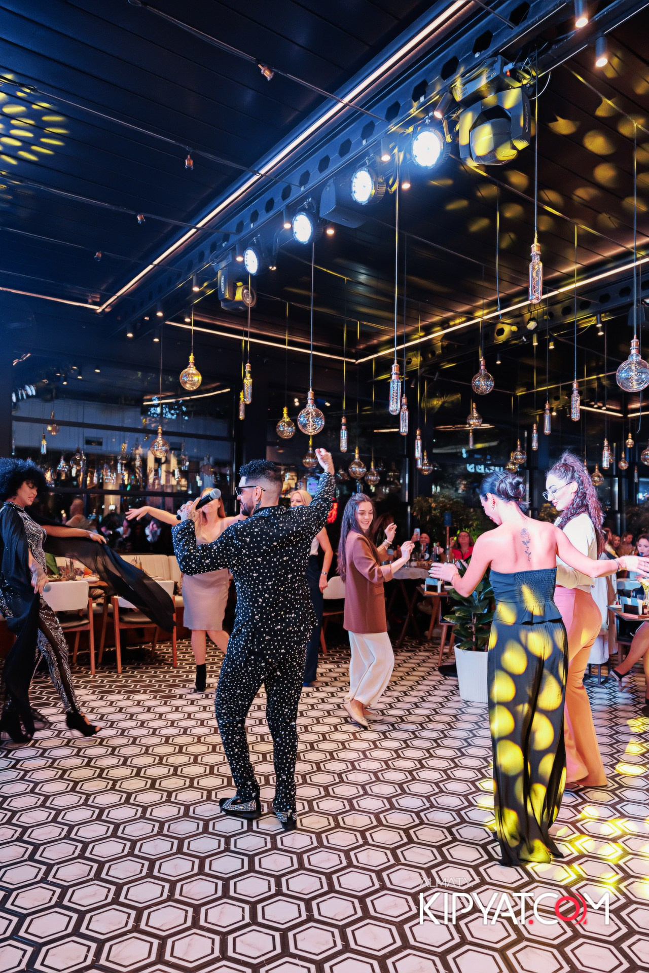 День рождения ресторана Noodles — 15 лет. КИПЯТКОМ АЛМАТЫ! Фотосъемка мероприятий в Алматы