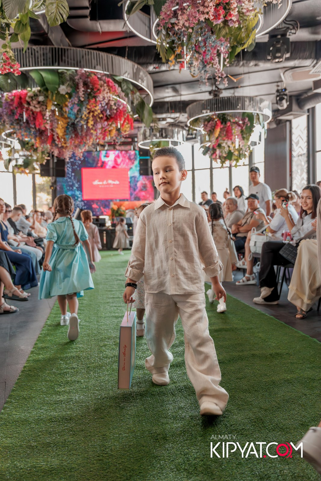 PROM KIDS FASHION SHOW. КИПЯТКОМ АЛМАТЫ!