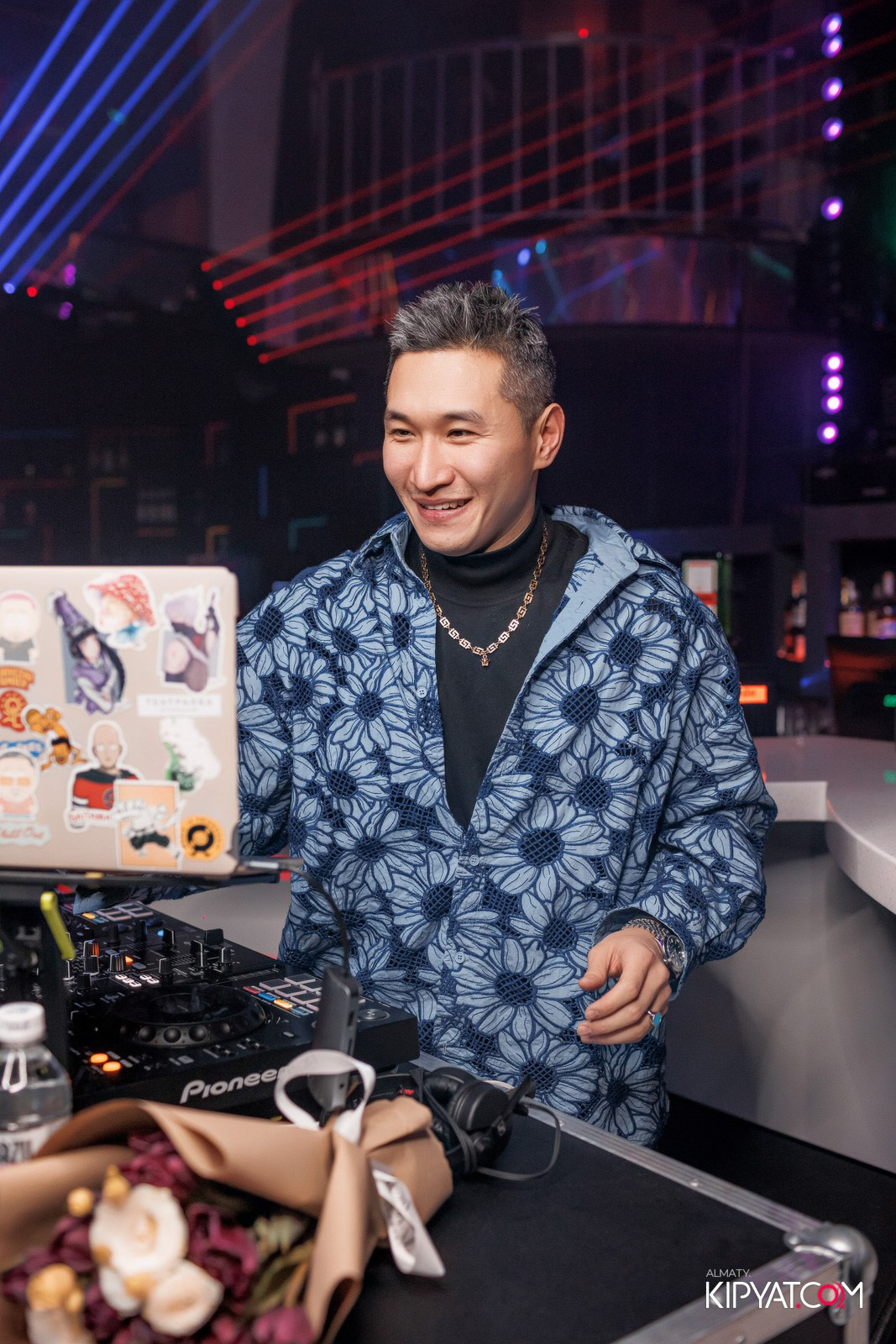 SANTA RAVE В НОЧНОМ КЛУБЕ SANTA BARBARA. КИПЯТКОМ АЛМАТЫ!