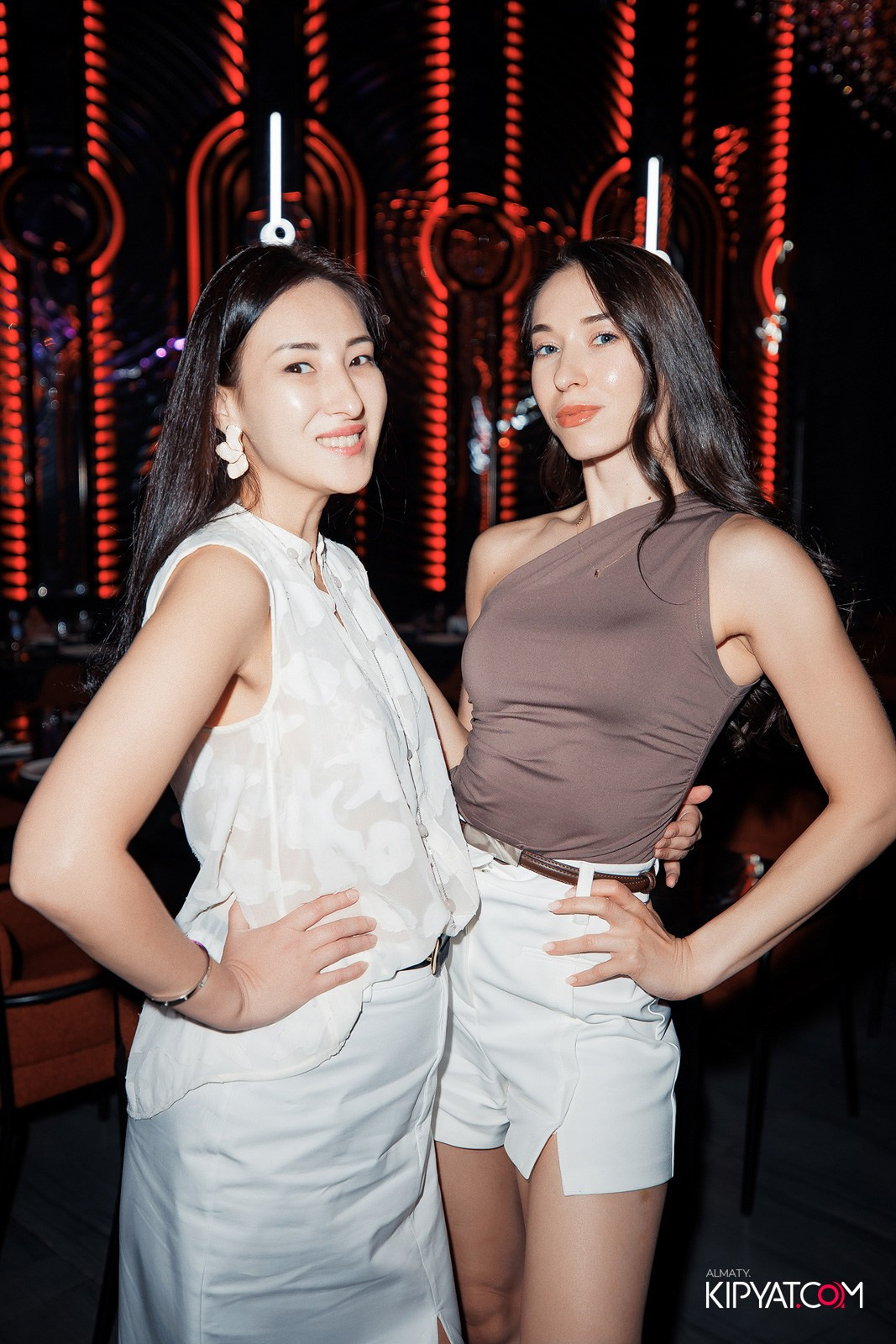 FRIENDS BAR & TERRACE. КИПЯТКОМ АЛМАТЫ!