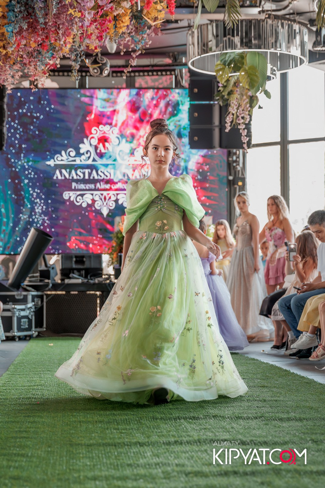 PROM KIDS FASHION SHOW. КИПЯТКОМ АЛМАТЫ!