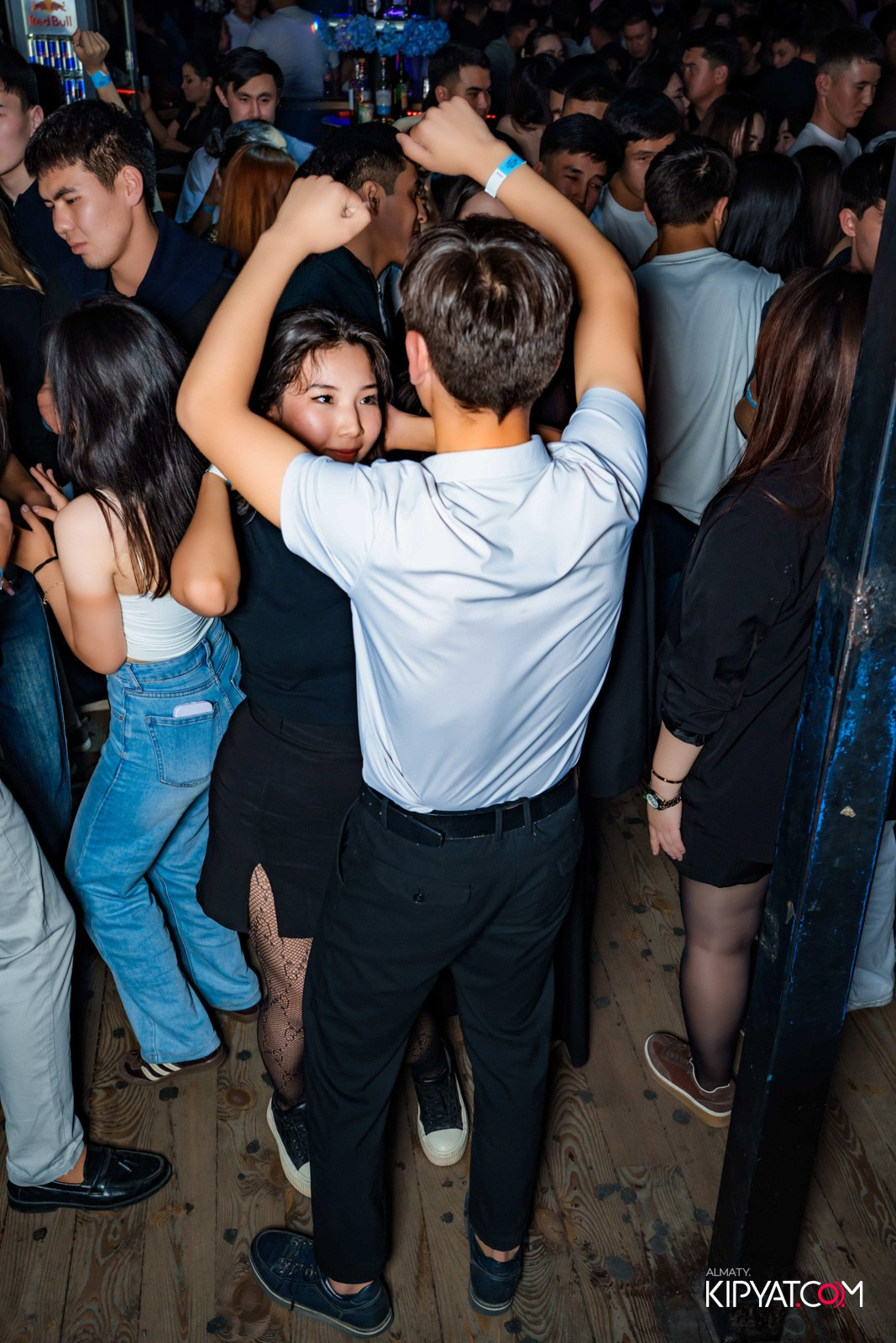 UYAT EMES BAR. КИПЯТКОМ АЛМАТЫ!