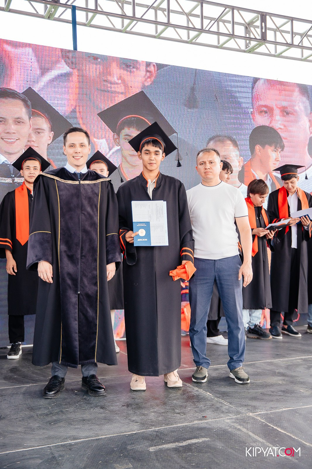 ВРУЧЕНИЕ ДИПЛОМОВ — НАРХОЗ КОЛЛЕДЖ. Part 3. КИПЯТКОМ АЛМАТЫ!