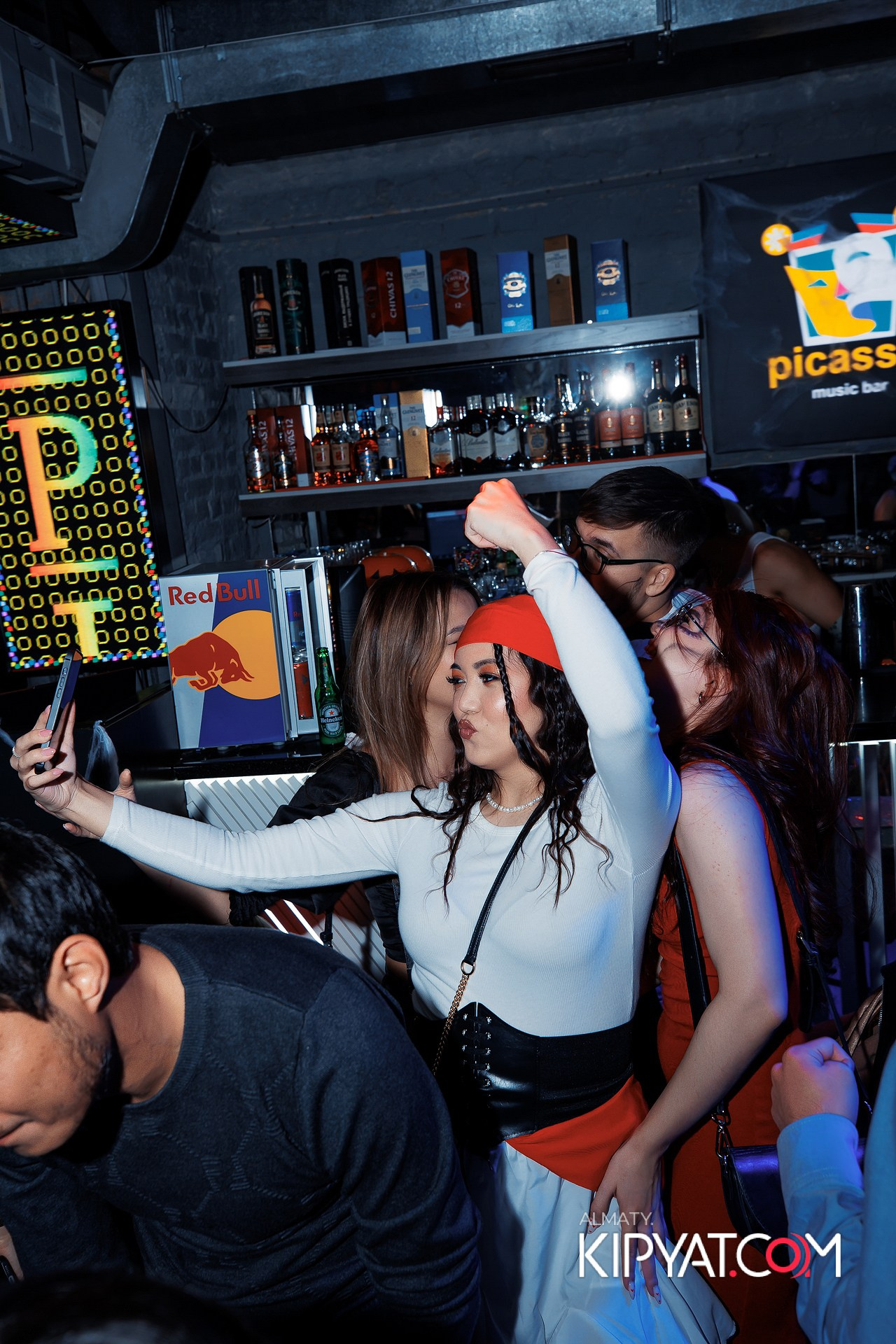 PICASSO BAR. КИПЯТКОМ АЛМАТЫ!