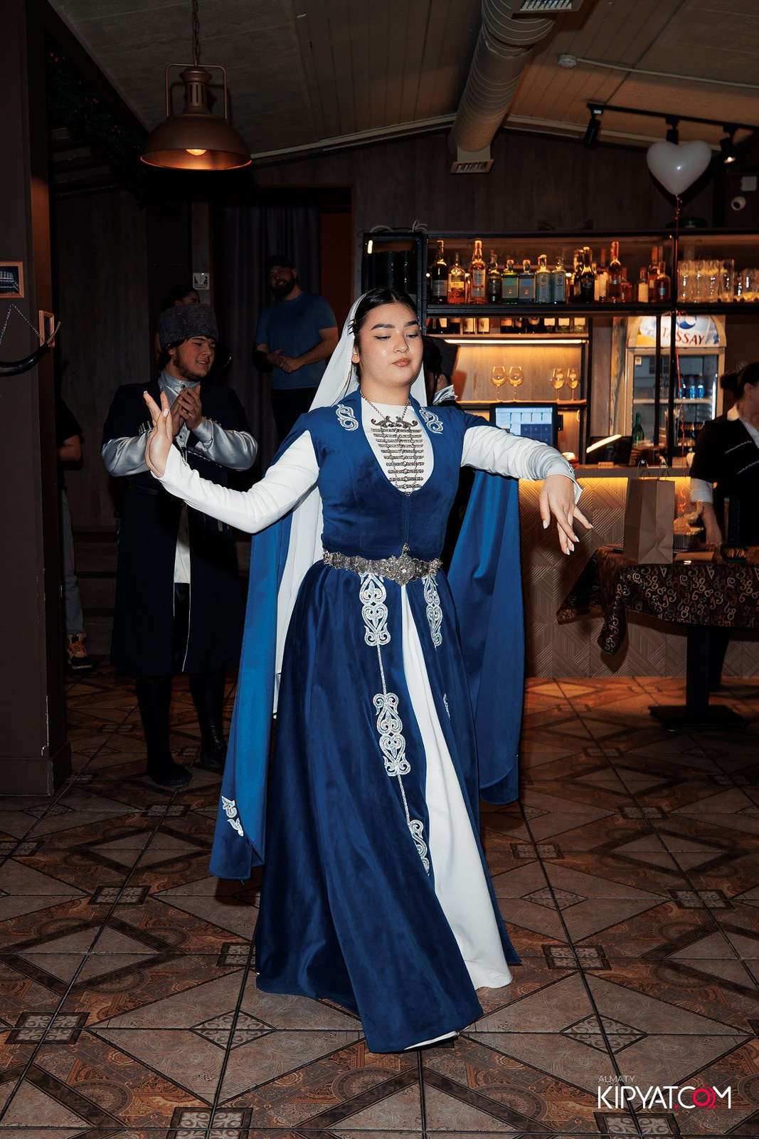 ДЕНЬ ВЛЮБЛЕННЫХ МЦХЕТА. КИПЯТКОМ АЛМАТЫ!