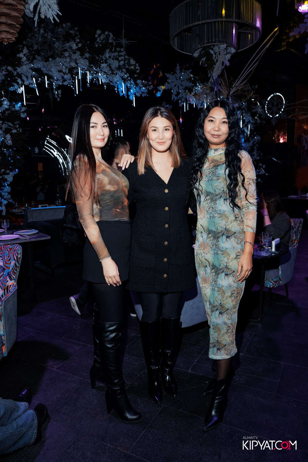 FRIENDS BAR & TERRACE. КИПЯТКОМ АЛМАТЫ!