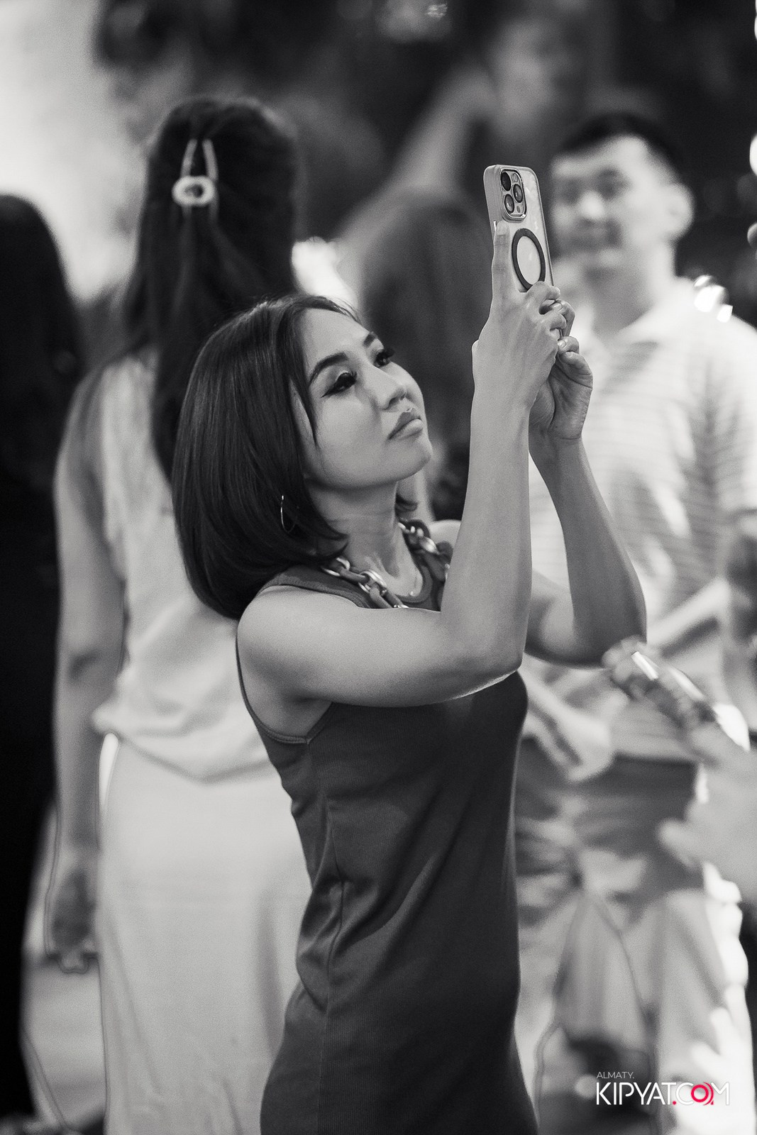 FRIENDS BAR & TERRACE. КИПЯТКОМ АЛМАТЫ!