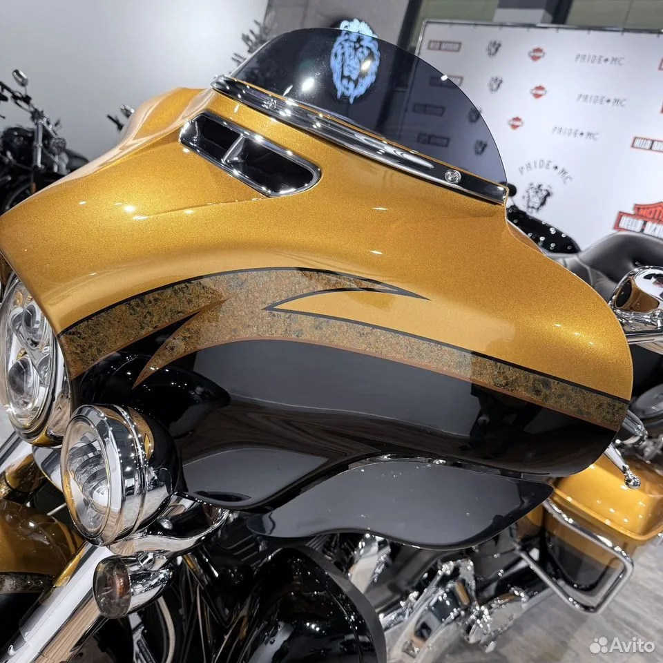 Купить Harley-Davidson CVO Limited Electra Glide 110 (Gold Rush) (Touring) — подробнее на сайте. Hello Davidson, Москва. Только хорошие мотоциклы…