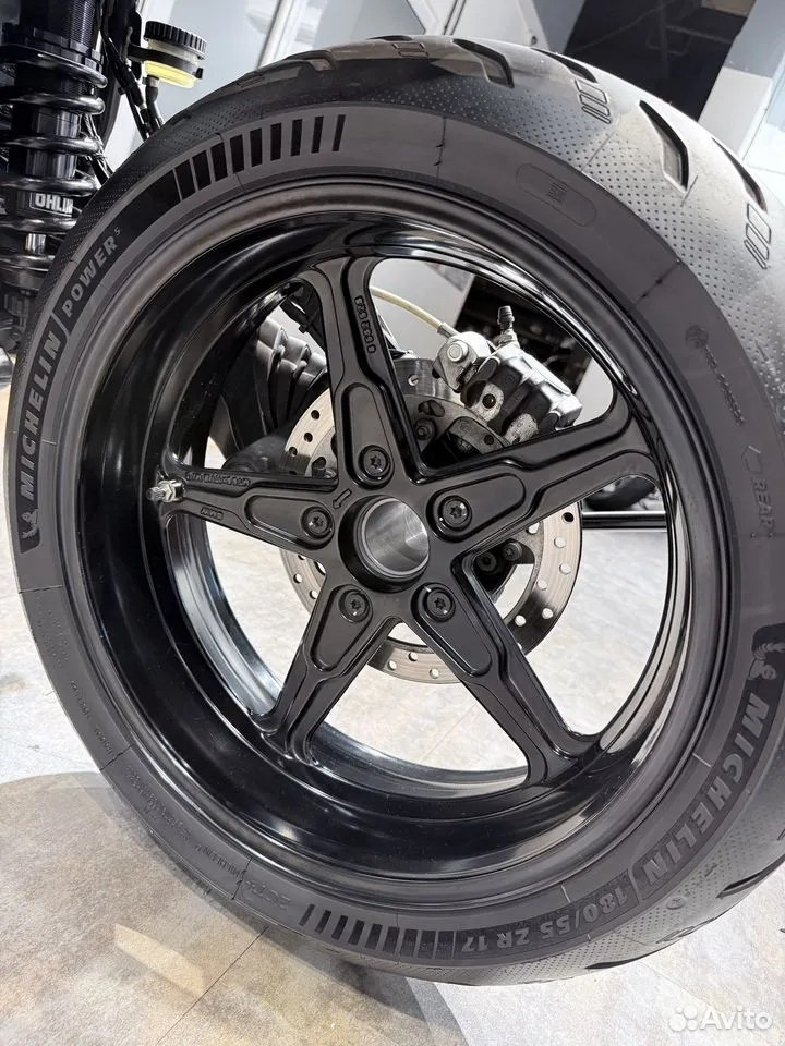 Купить BMW R9T (White Scrambler) — подробнее на сайте. Hello Davidson, Москва. Только хорошие мотоциклы…