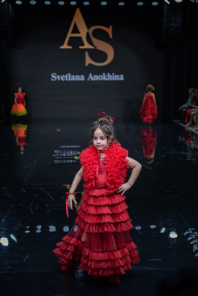 SochiFashionWeek2024 дизайнер Анохина Светлана. Семейный и коммерческий фотограф в Сочи Александр Бодунов