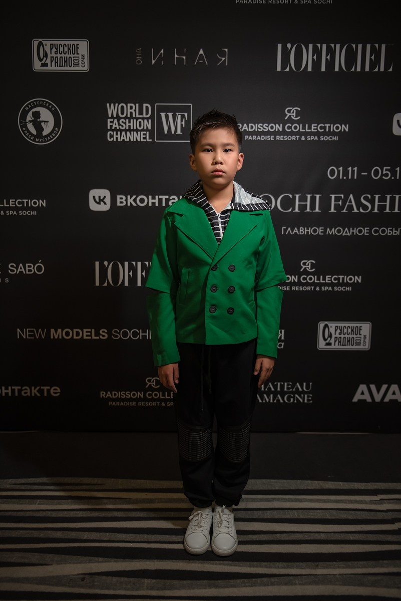 SochiFashionWeek2024 дизайнер Анохина Светлана. Семейный и коммерческий фотограф в Сочи Александр Бодунов
