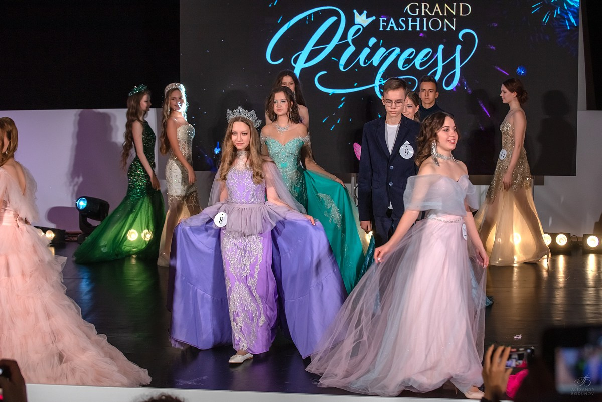 GrandFashionShow2024. Семейный и коммерческий фотограф в Сочи Александр Бодунов