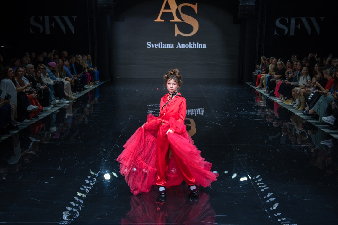 SochiFashionWeek2024 дизайнер Анохина Светлана. Семейный и коммерческий фотограф в Сочи Александр Бодунов