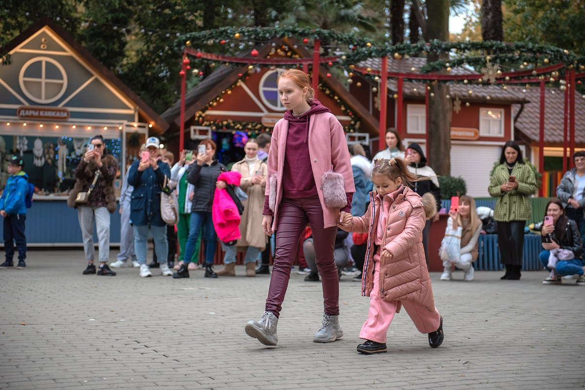 Парк Ривьера дефиле HAPPYkids. Семейный и коммерческий фотограф в Сочи Александр Бодунов