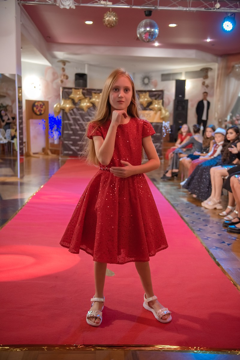 HAPPYkids дефиле санаторий Октябрьский. Семейный и коммерческий фотограф в Сочи Александр Бодунов