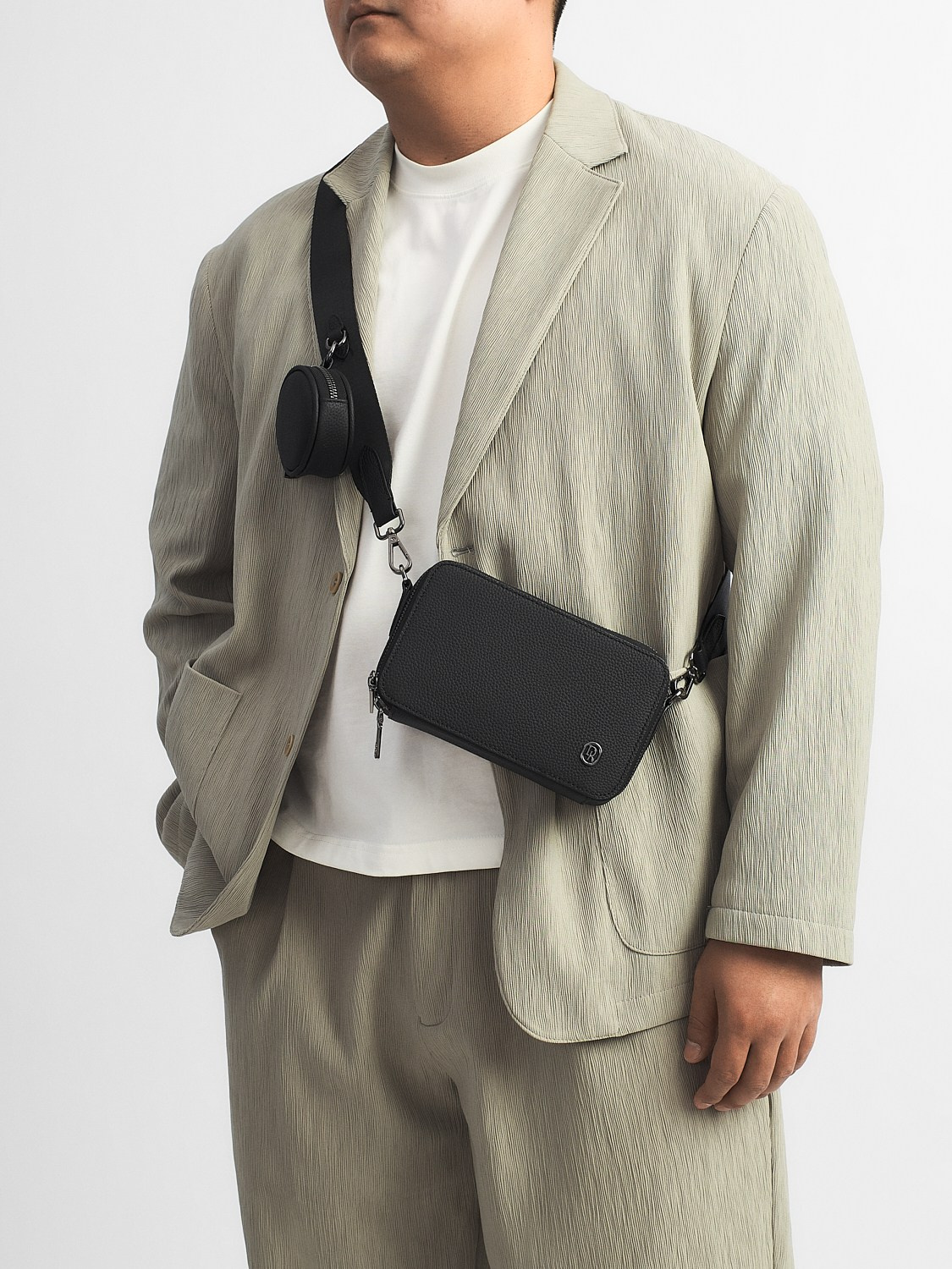 Сумки и кошельки. Предметная фотосъемка в Алматы. Предметный фотограф для маркетплейстов Артур Ахмадиев