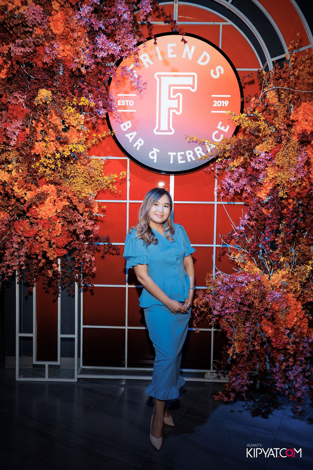FRIENDS BAR & TERRACE. КИПЯТКОМ АЛМАТЫ!