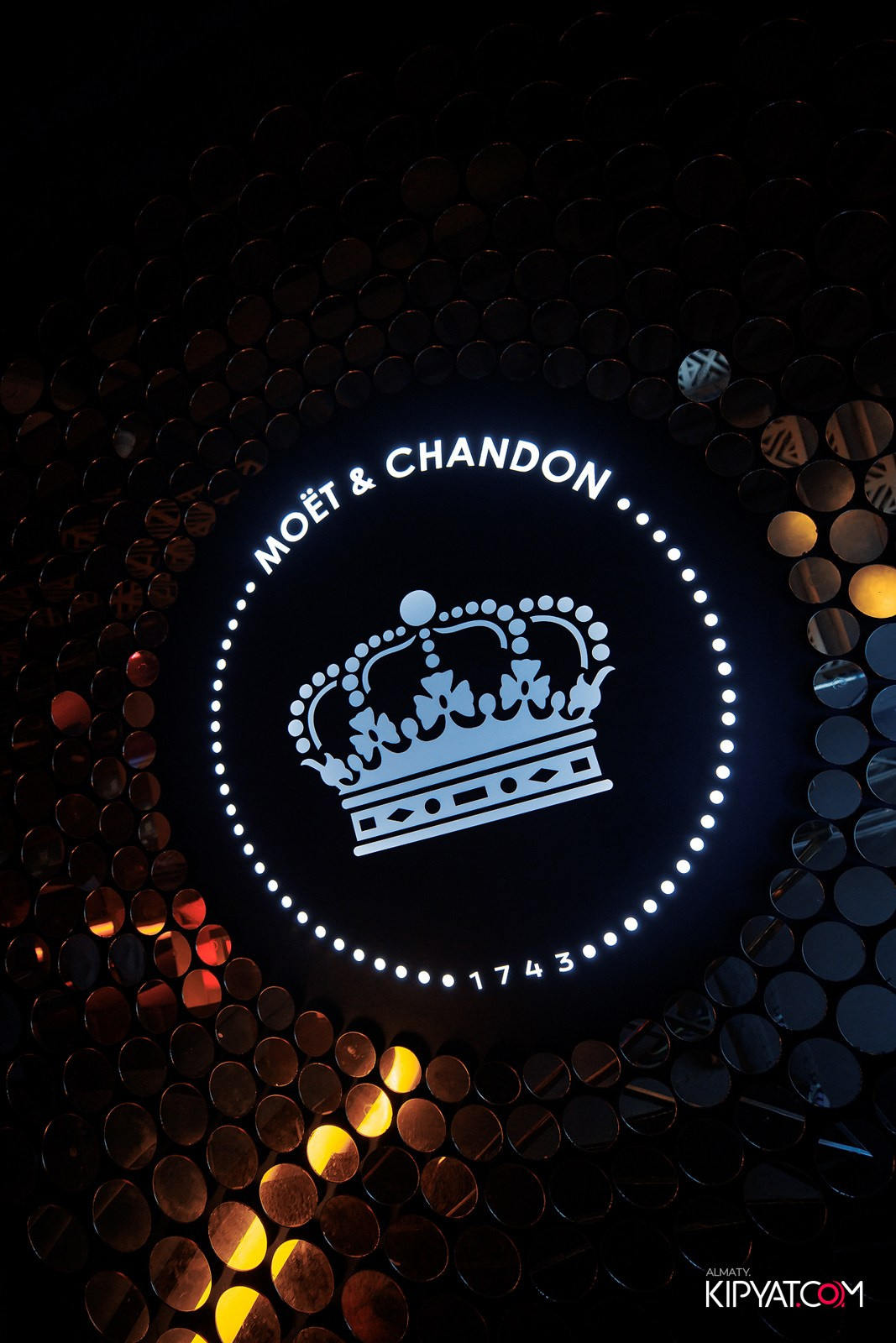 LAUREATE KARAOKE HALL. КИПЯТКОМ АЛМАТЫ!