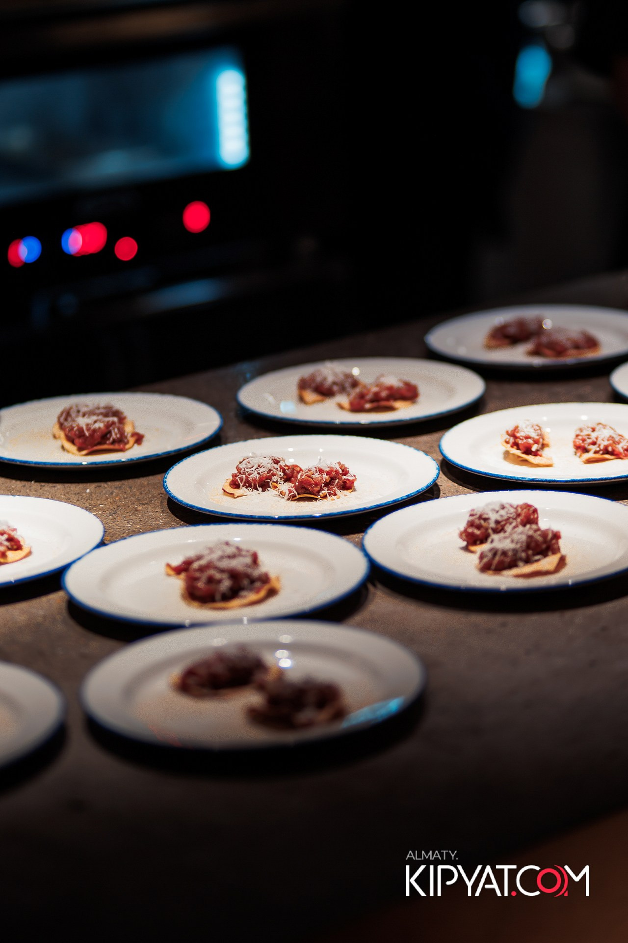 ЭКСКЛЮЗИВНЫЙ ГАСТРОНОМИЧЕСКИЙ УЖИН В 4 РУКИ В СОПРОВОЖДЕНИИ ВИН АБРАУ-ДЮРСО. КИПЯТКОМ АЛМАТЫ!