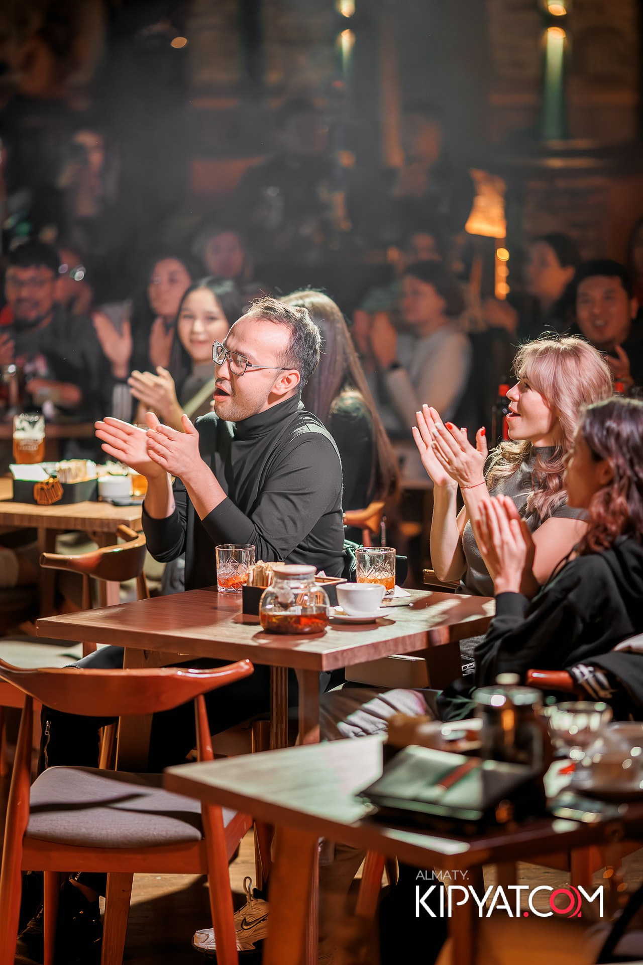 СОЛЬНЫЙ СТЕНДАП КОНЦЕРТ АЛЕКСАНДРА МЕРКУЛЬ. КИПЯТКОМ АЛМАТЫ!