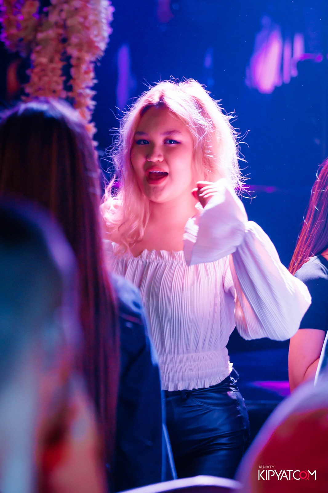 UYAT EMES BAR. КИПЯТКОМ АЛМАТЫ!