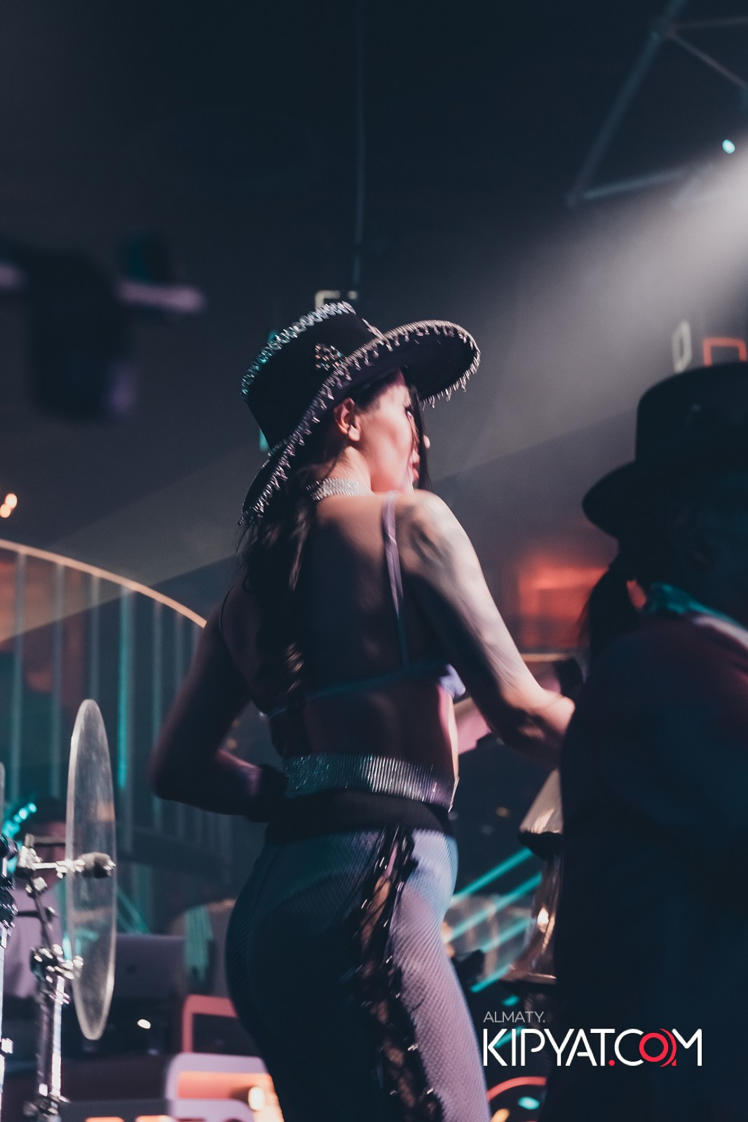 SANTA BARBARA — ВЫСТУПЛЕНИЕ ОЛЬГИ СЕРЯБКИНОЙ. КИПЯТКОМ АЛМАТЫ!