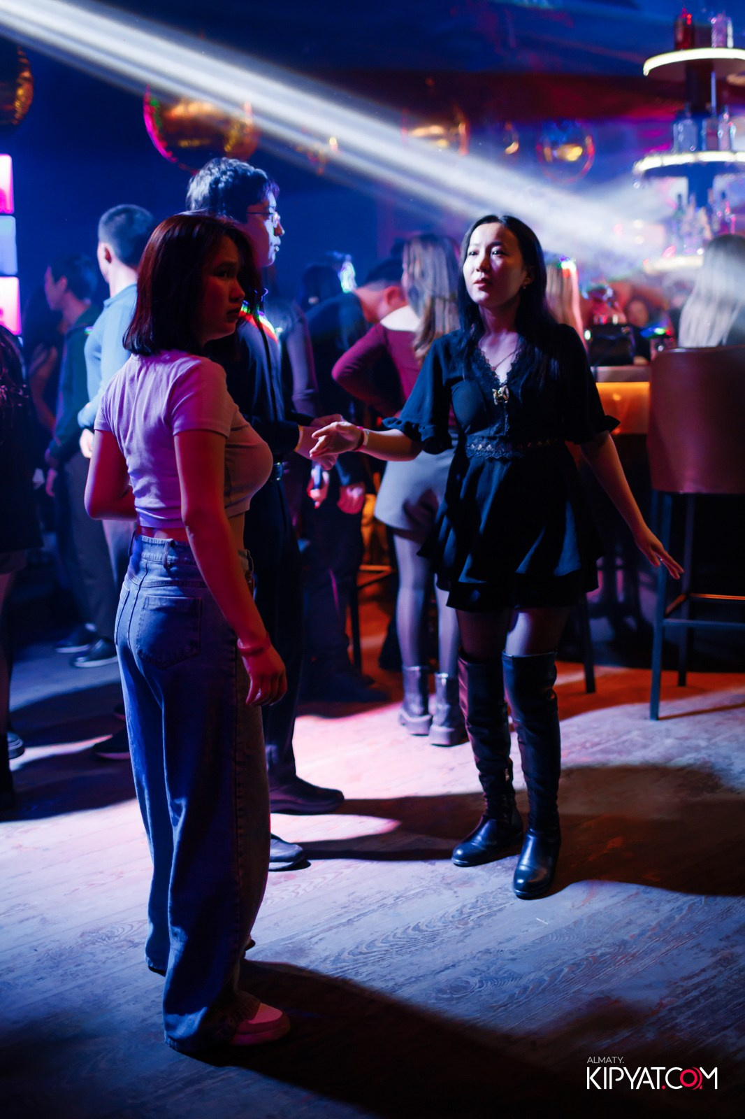 UYAT EMES BAR. КИПЯТКОМ АЛМАТЫ!