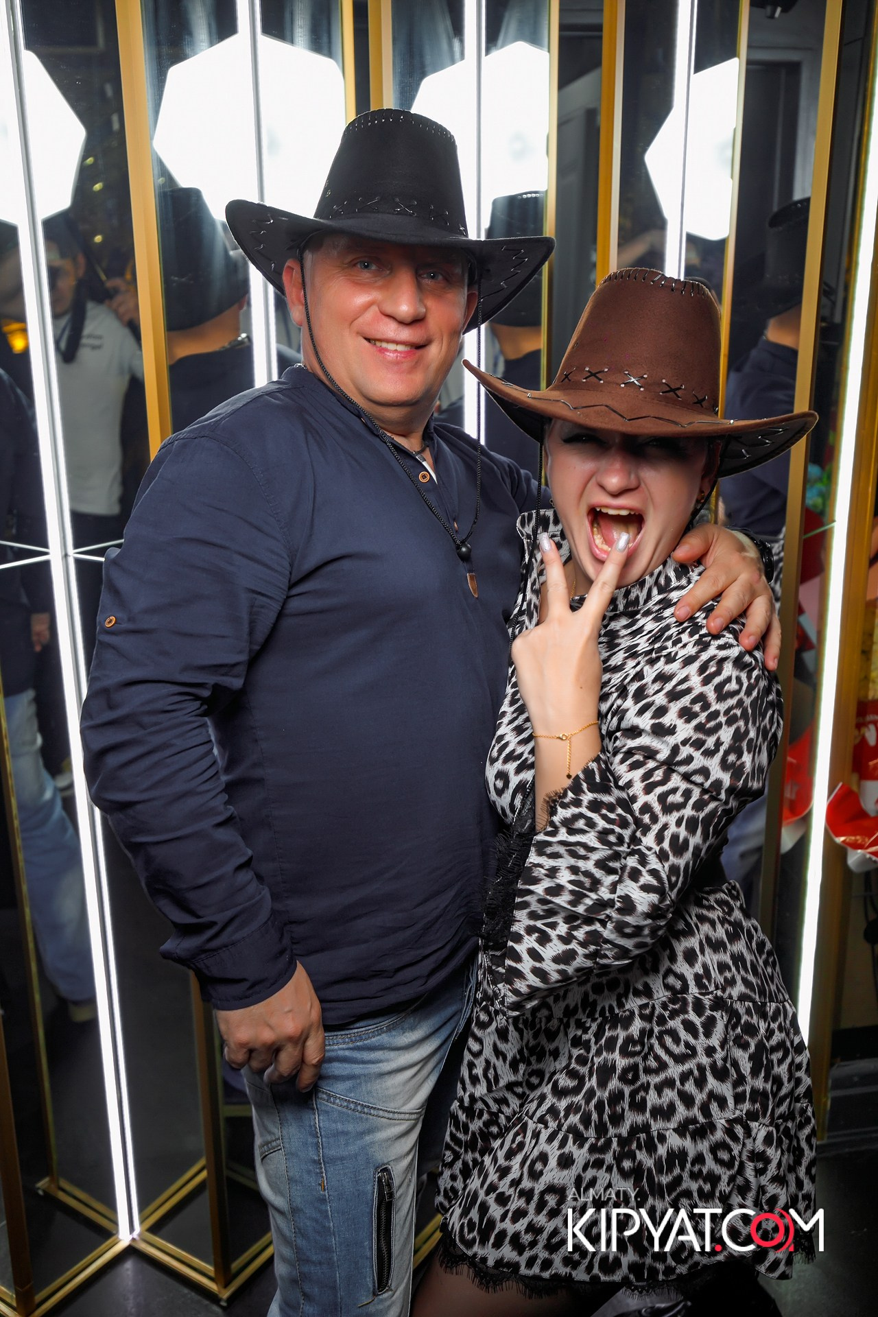 УХО И МЕДВЕДЬ НА ГАГАРИНА. КИПЯТКОМ АЛМАТЫ!