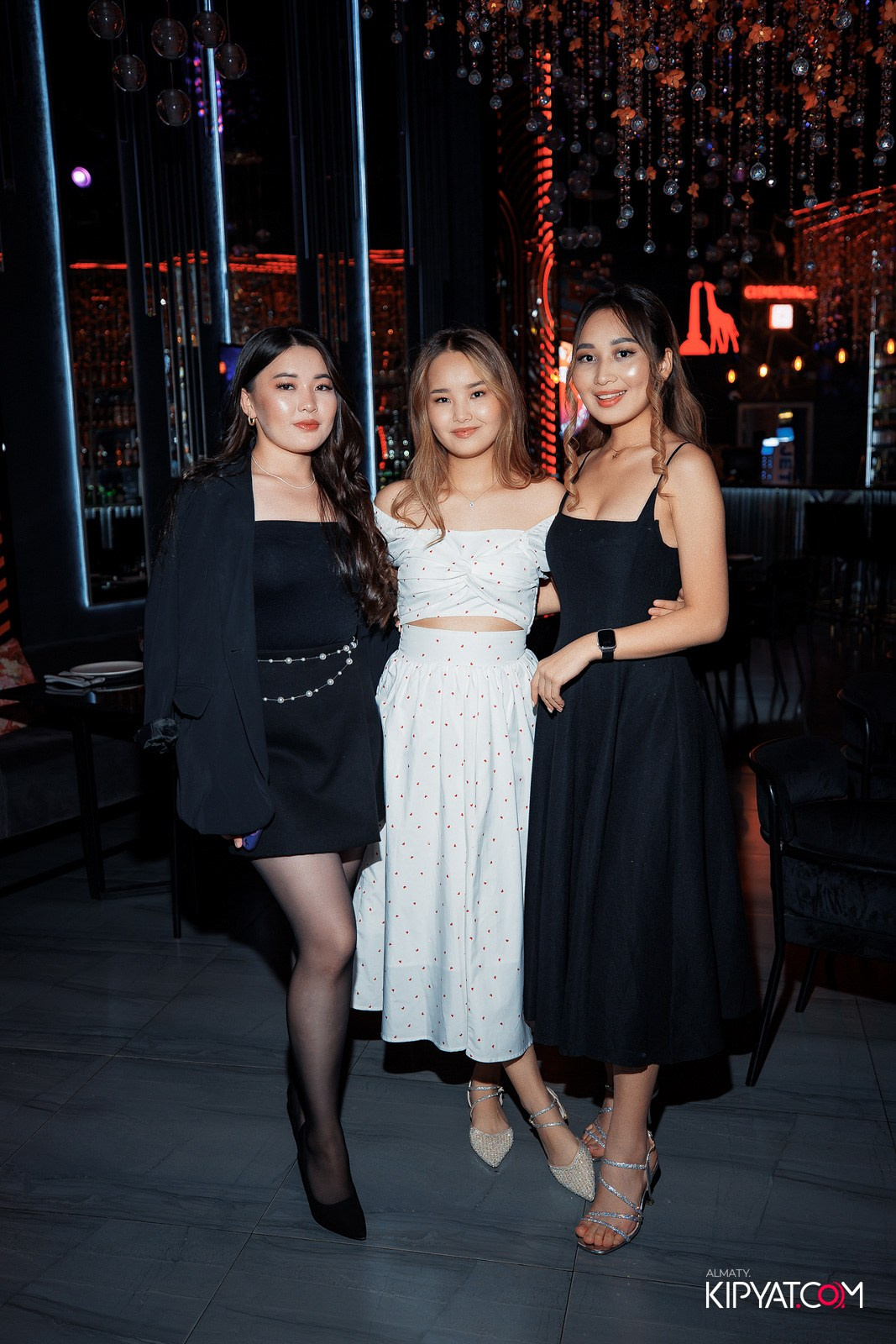 FRIENDS BAR & TERRACE. КИПЯТКОМ АЛМАТЫ!