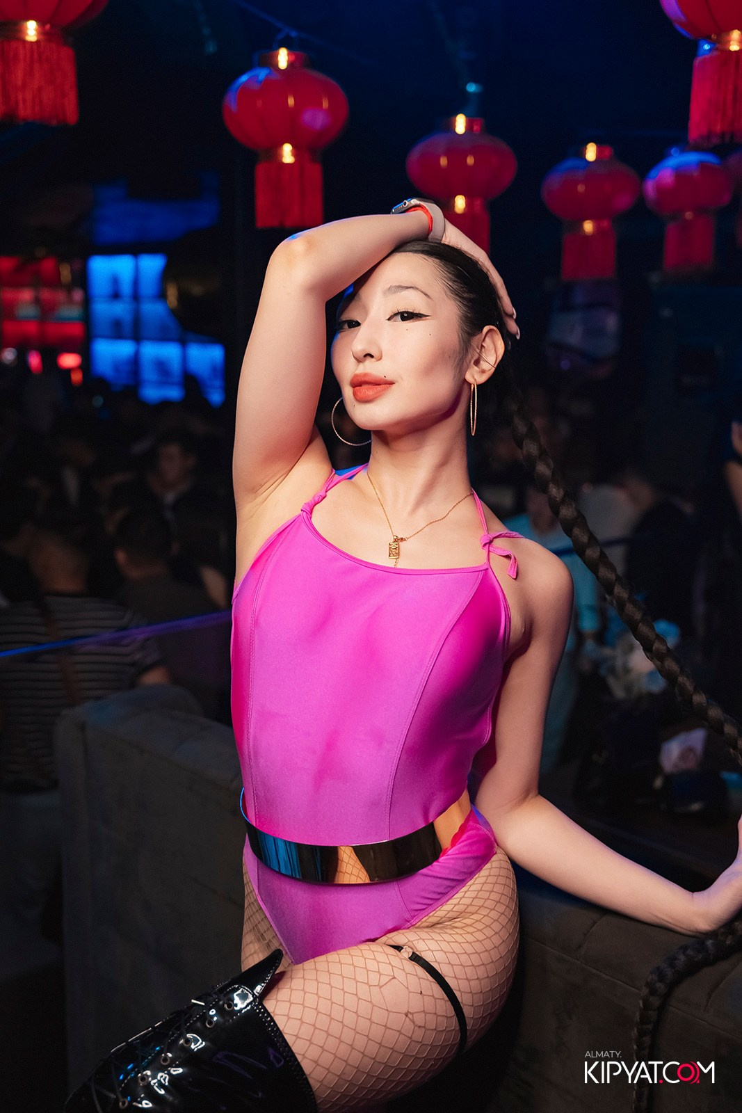 UYAT ЕМES BAR. КИПЯТКОМ АЛМАТЫ!