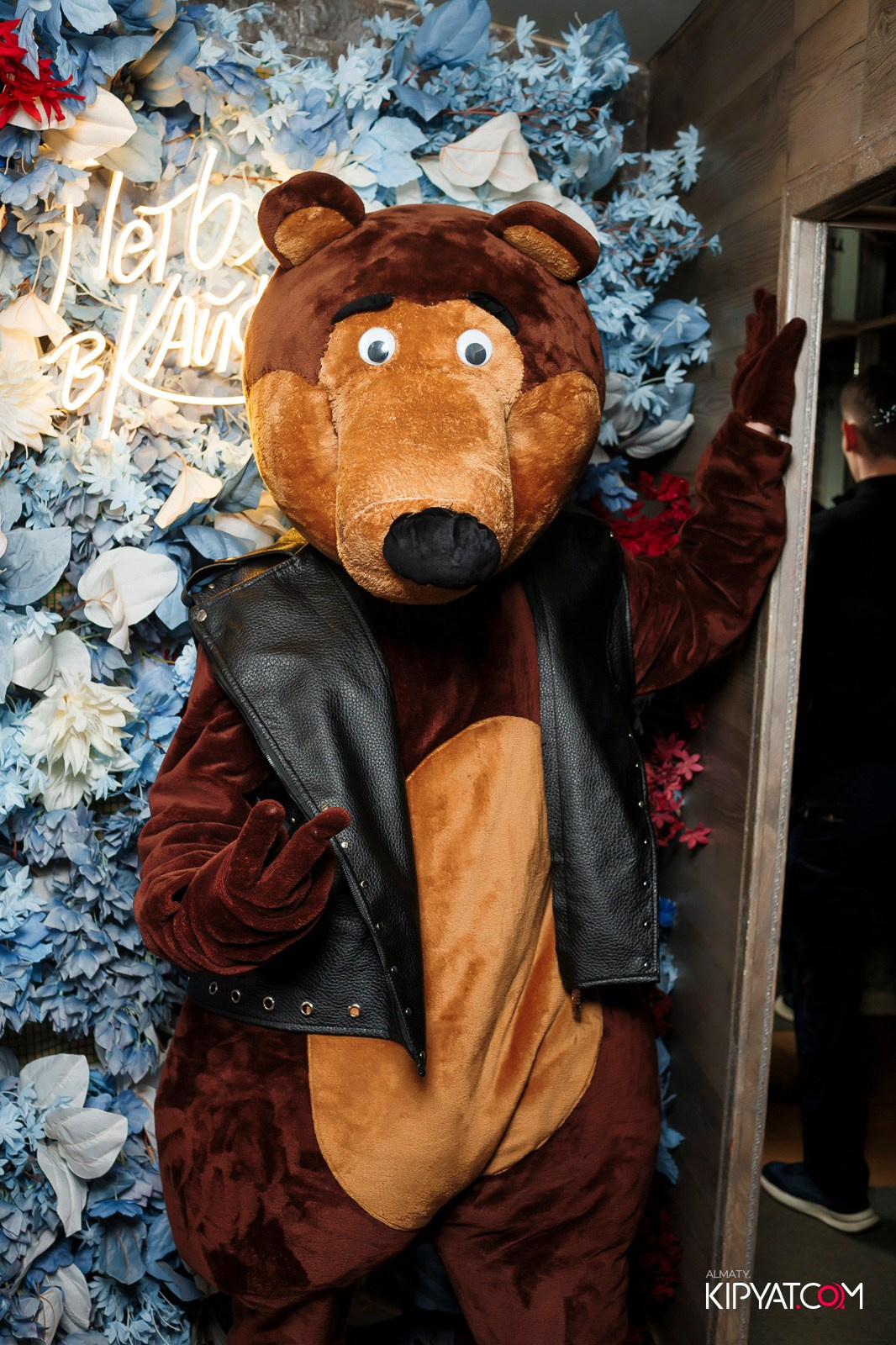 УХО И МЕДВЕДЬ НА ГАГАРИНА. КИПЯТКОМ АЛМАТЫ! Фотосъемка мероприятий в Алматы