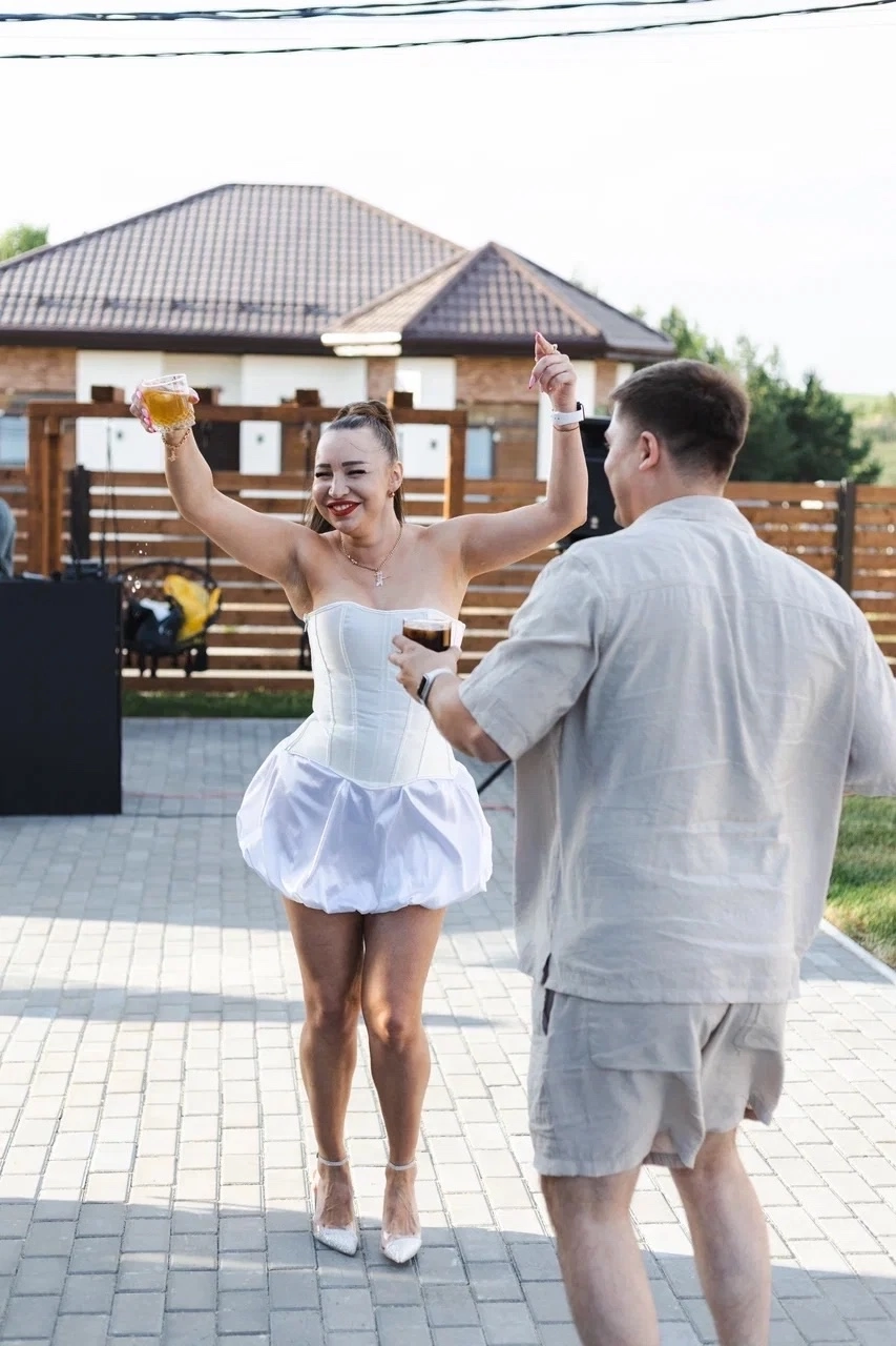 Вике 30 лет. Юрий Ахмедов