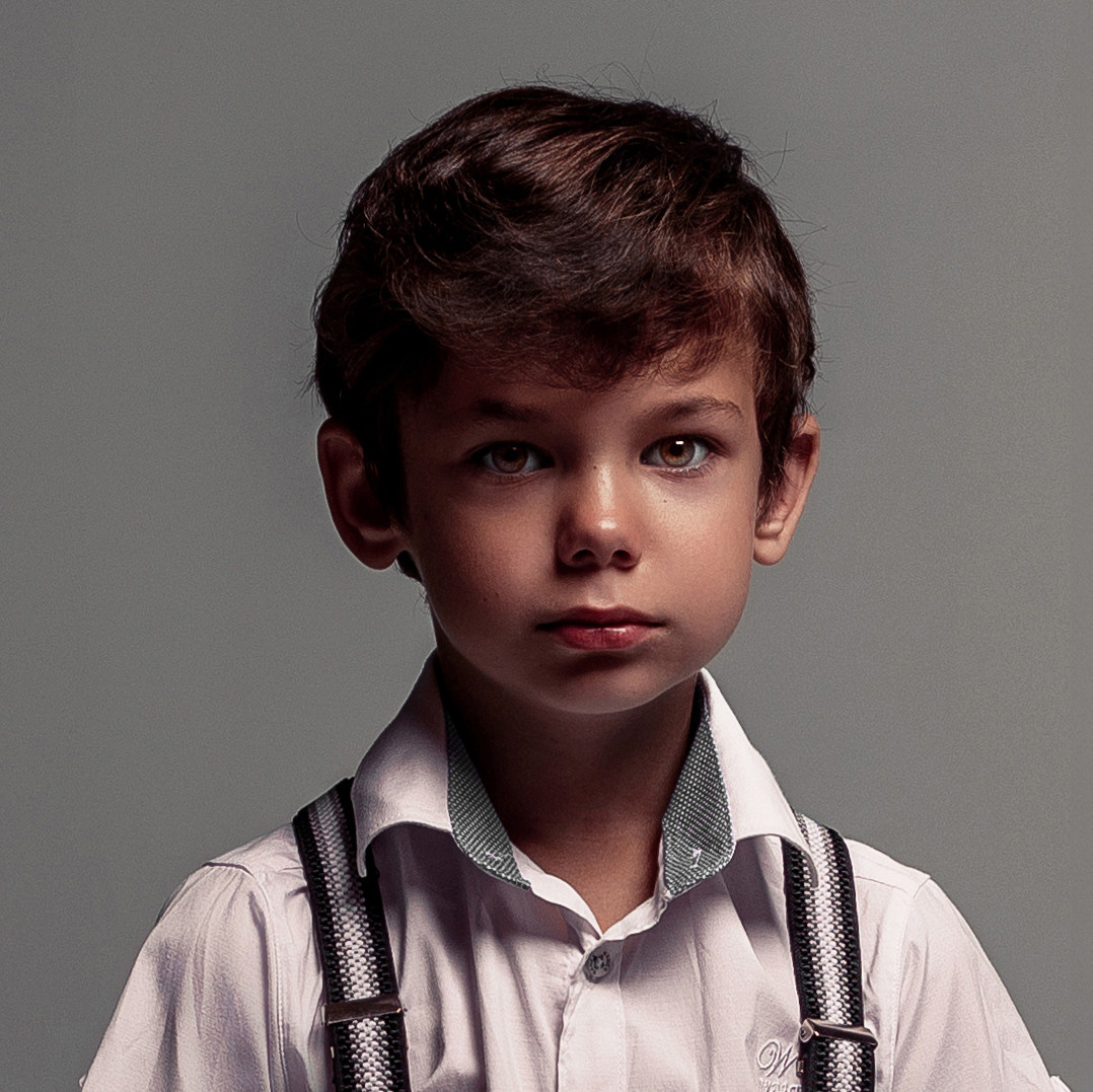 Фотосессия мальчика в студии. Детский студийный фотограф Сочи