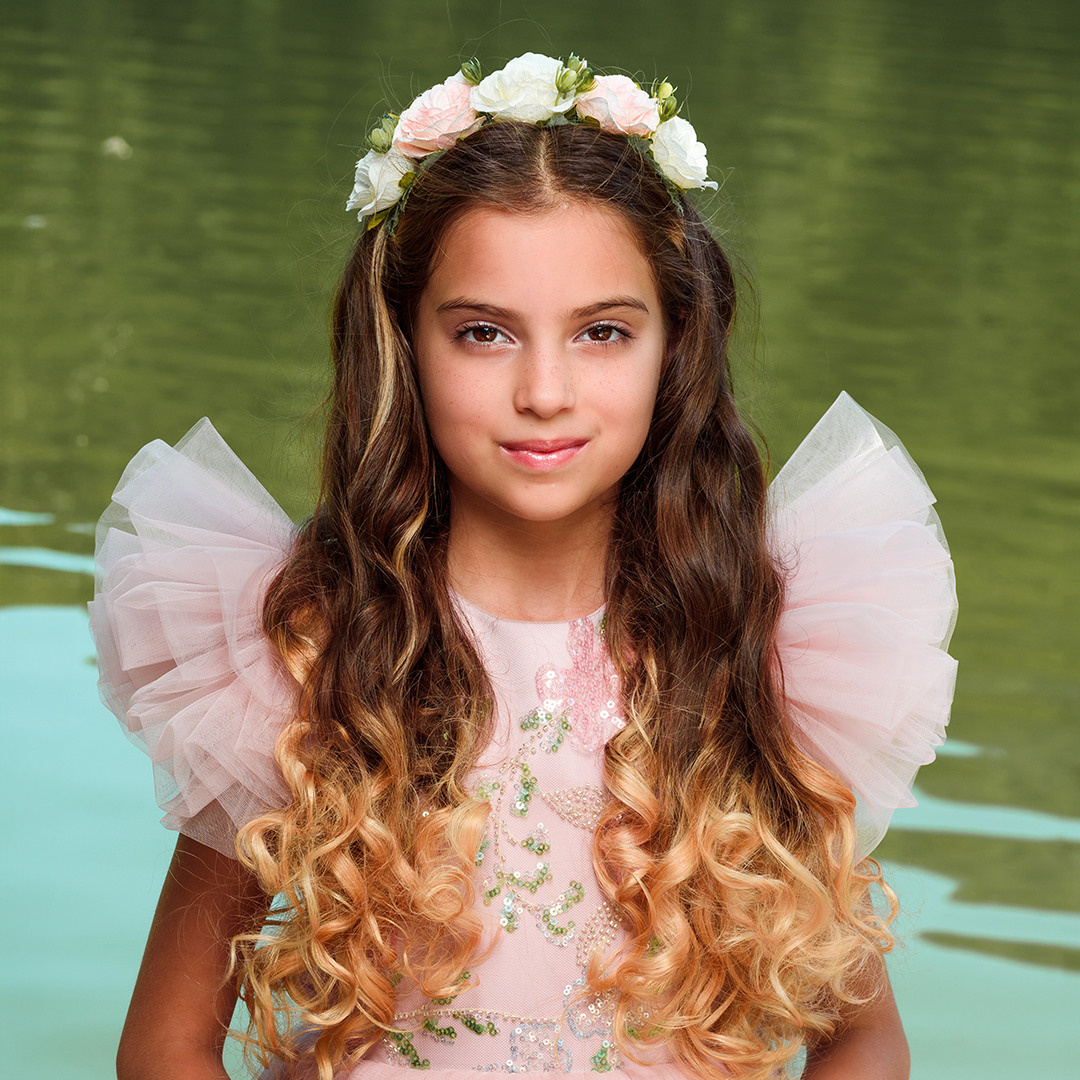 Лодка с цветами. Детский студийный фотограф Сочи