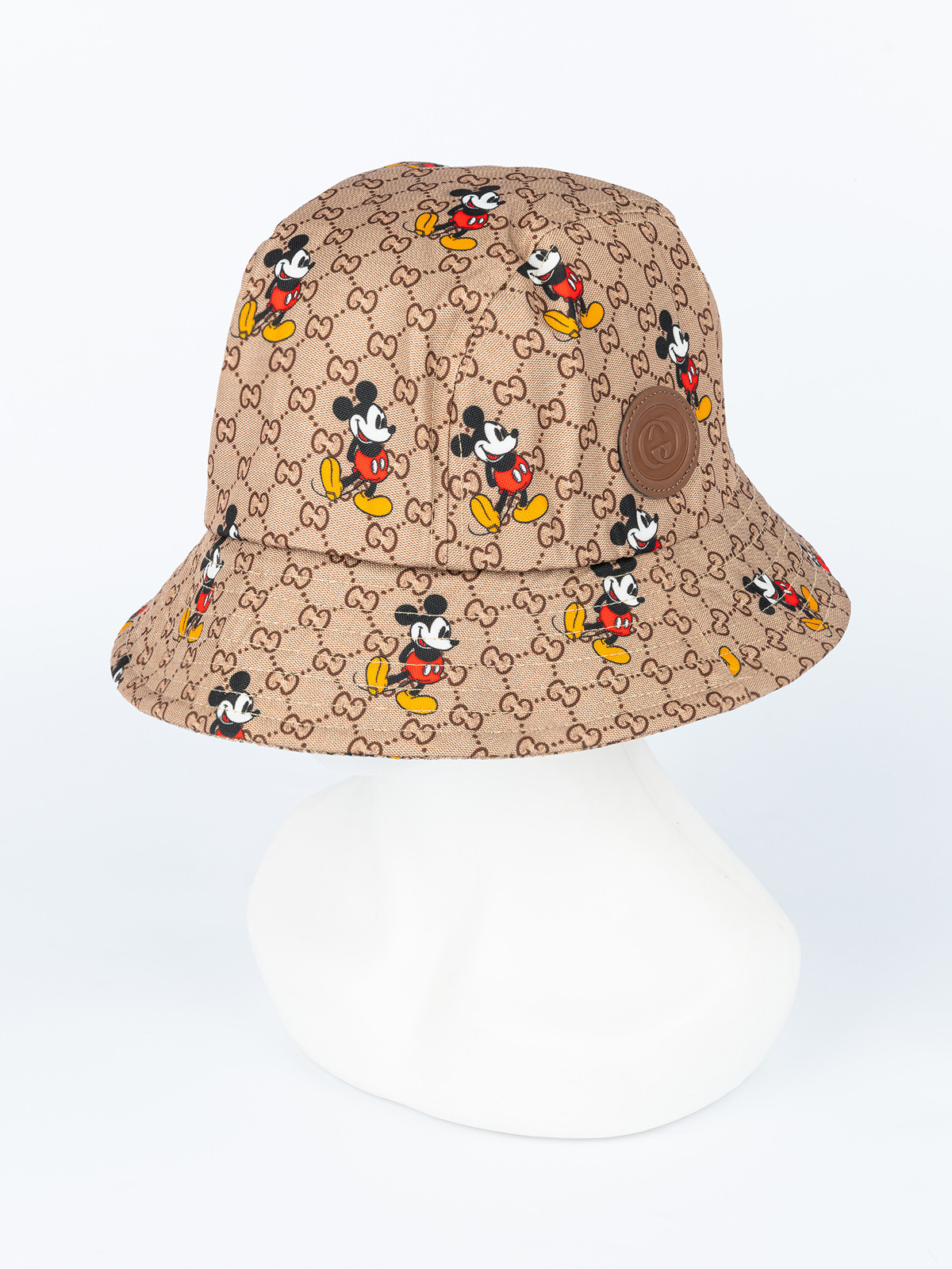 Предметная съемка головных уборов