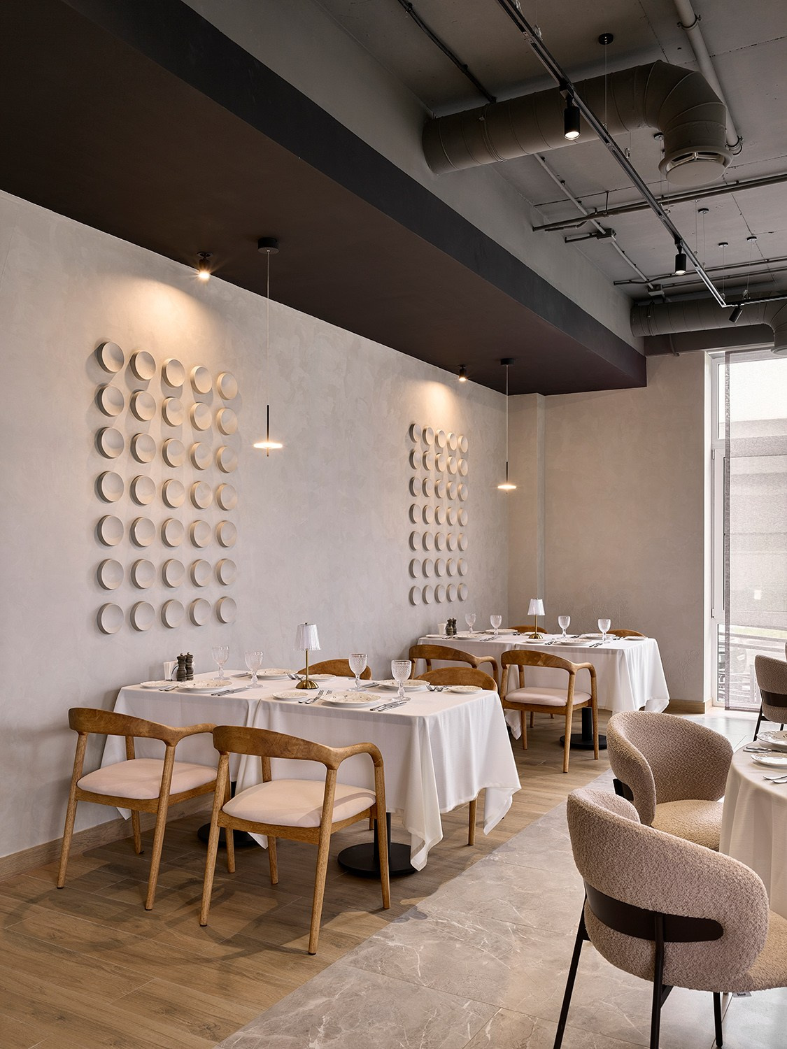 Ресторан «ЧИСЛА». Дизайнер интерьера Ксюша Шакирова, создание дизайн проектов под ключ