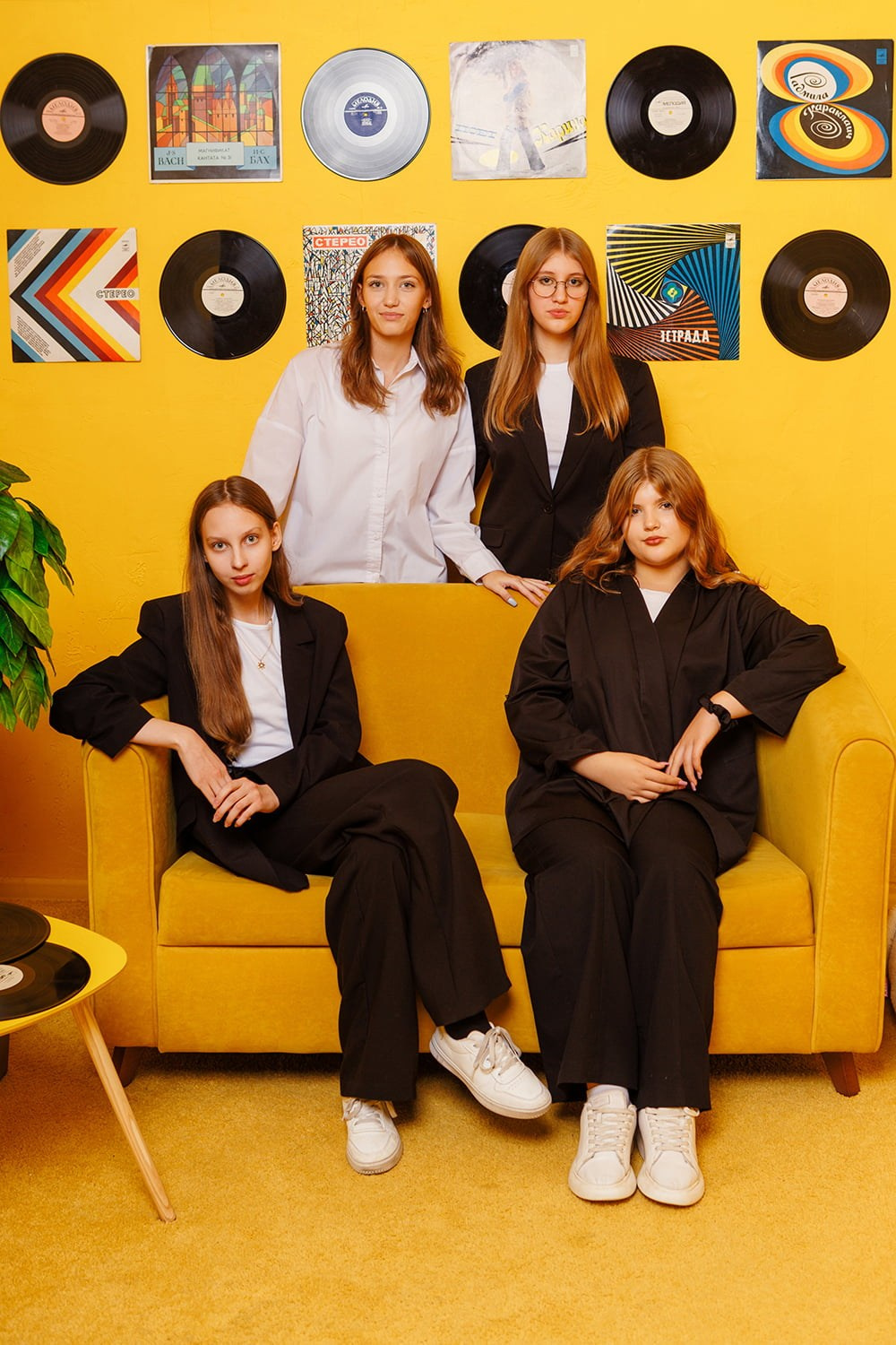 Студийная фотосессия для альбома 14 гимназия 9б. СИГМА | Студия выпускных альбомов Красноярск