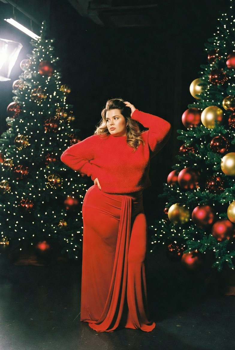 Плюс сайз в красном