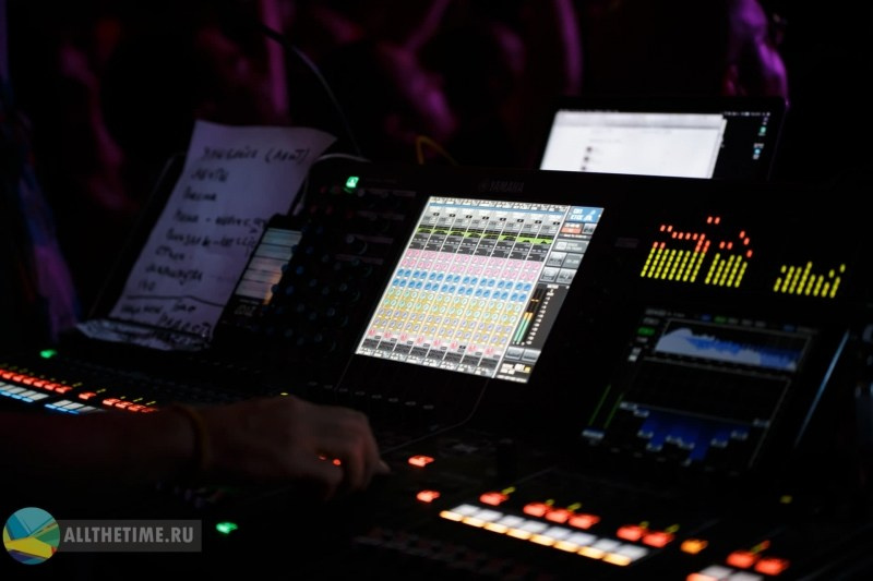 IOWA. Магия музыки в кадре: Концертная Фотография