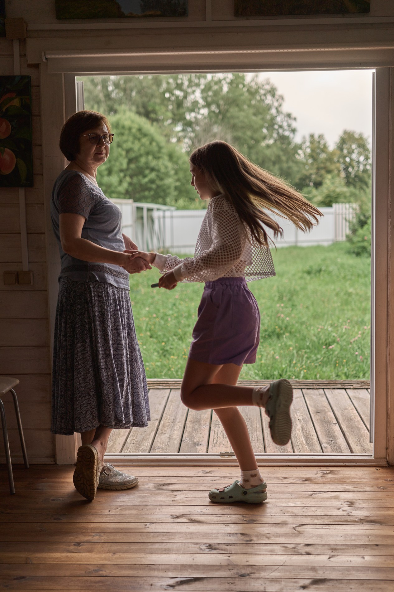 Пшеничное поле, битва Nerf и домик художницы. Фотограф Женя Пашкина