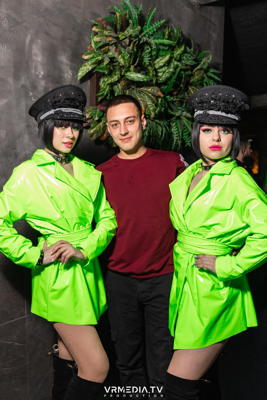 Выходные в баре «DOSKI»