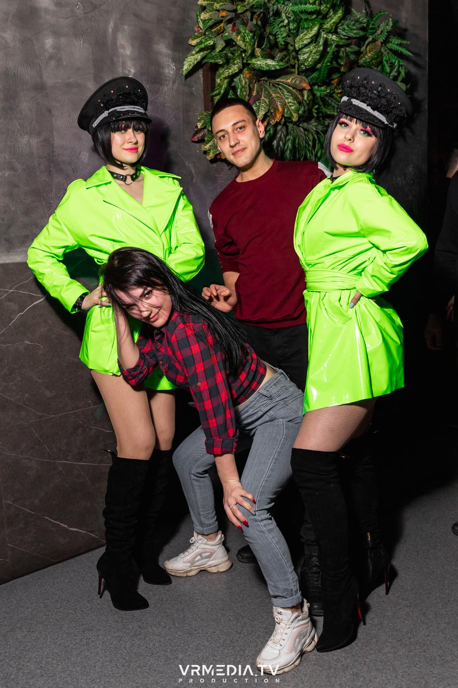 Выходные в баре «DOSKI»