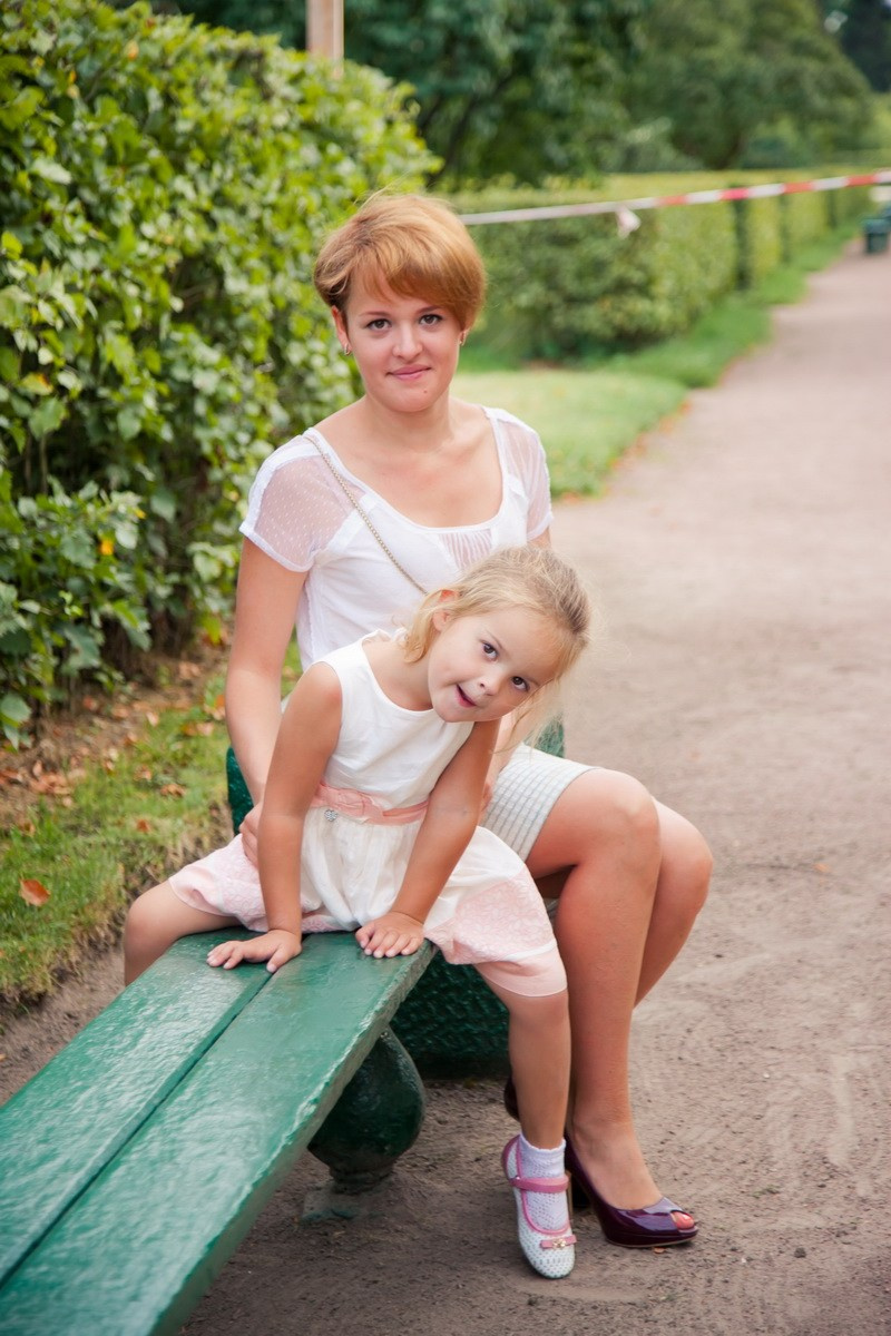 Семейная фотосессия в Петергофе. Фотограф крещение венчание в Петербурге! Помогает подобрать храм и посоветовал душевного батюшку в СПб