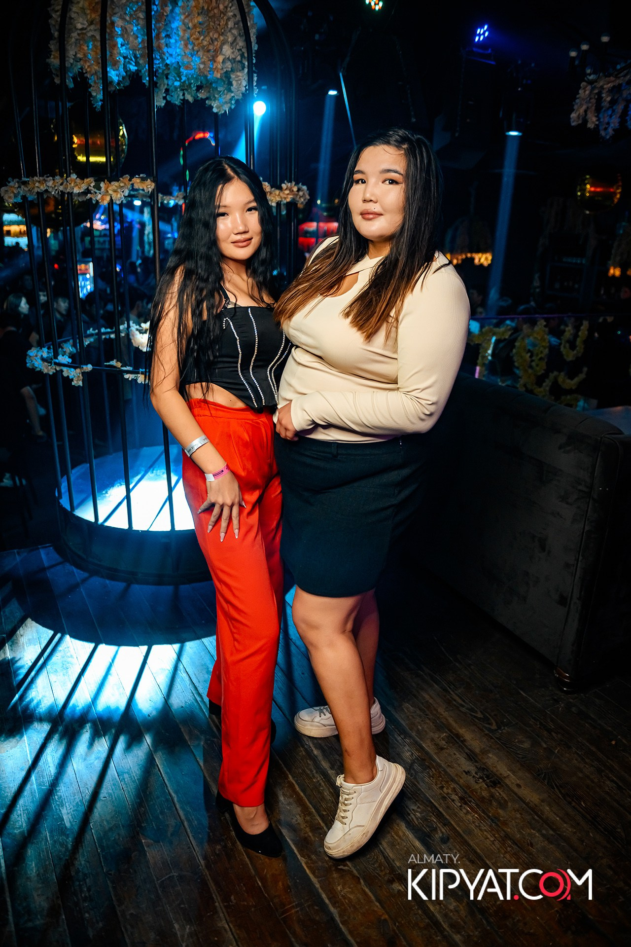 UYAT EMES BAR. КИПЯТКОМ АЛМАТЫ!