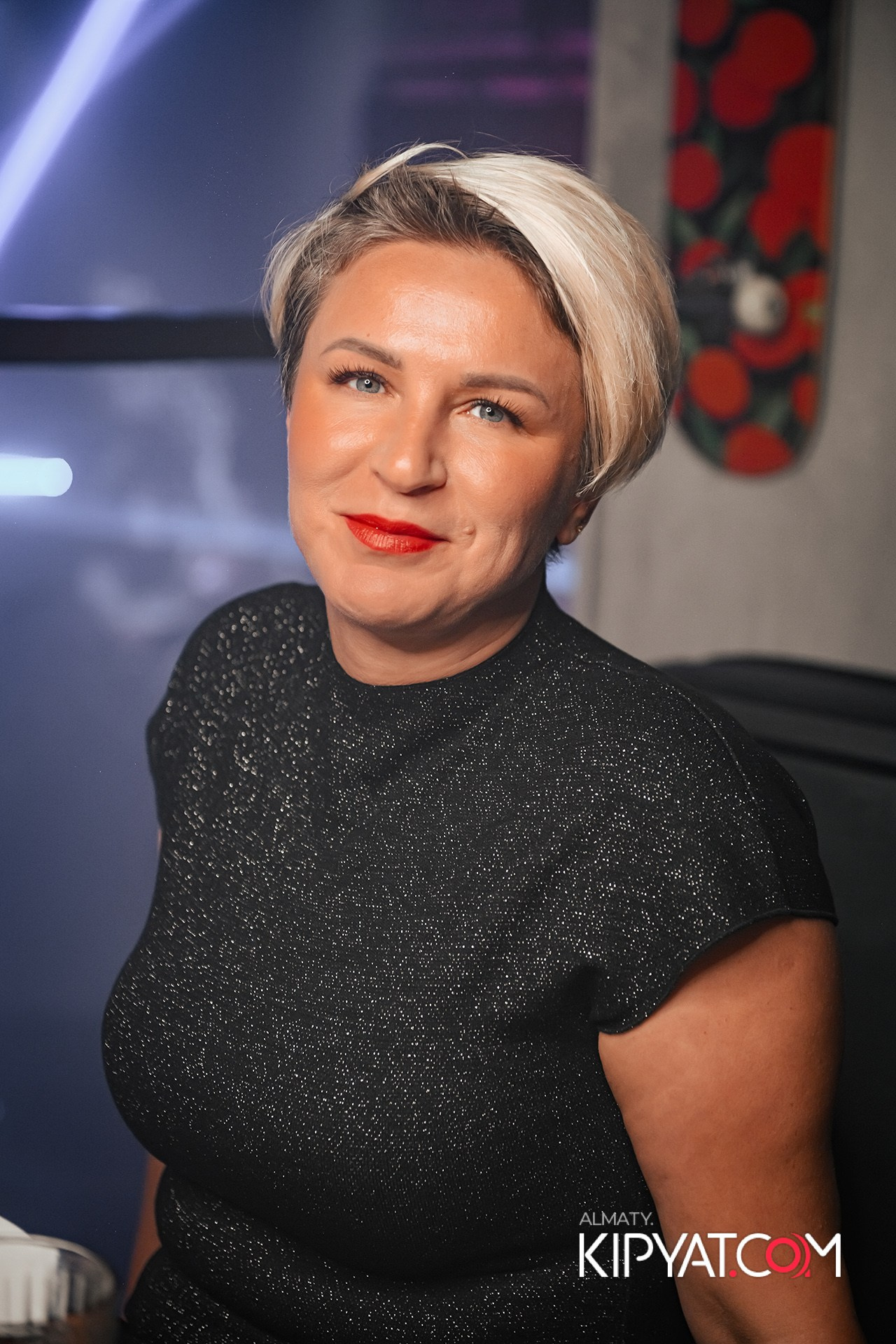 SANTA BARBARA ВЫСТУПЛЕНИЕ ГРУППЫ БРАТЬЯ ГРИММ. КИПЯТКОМ АЛМАТЫ!